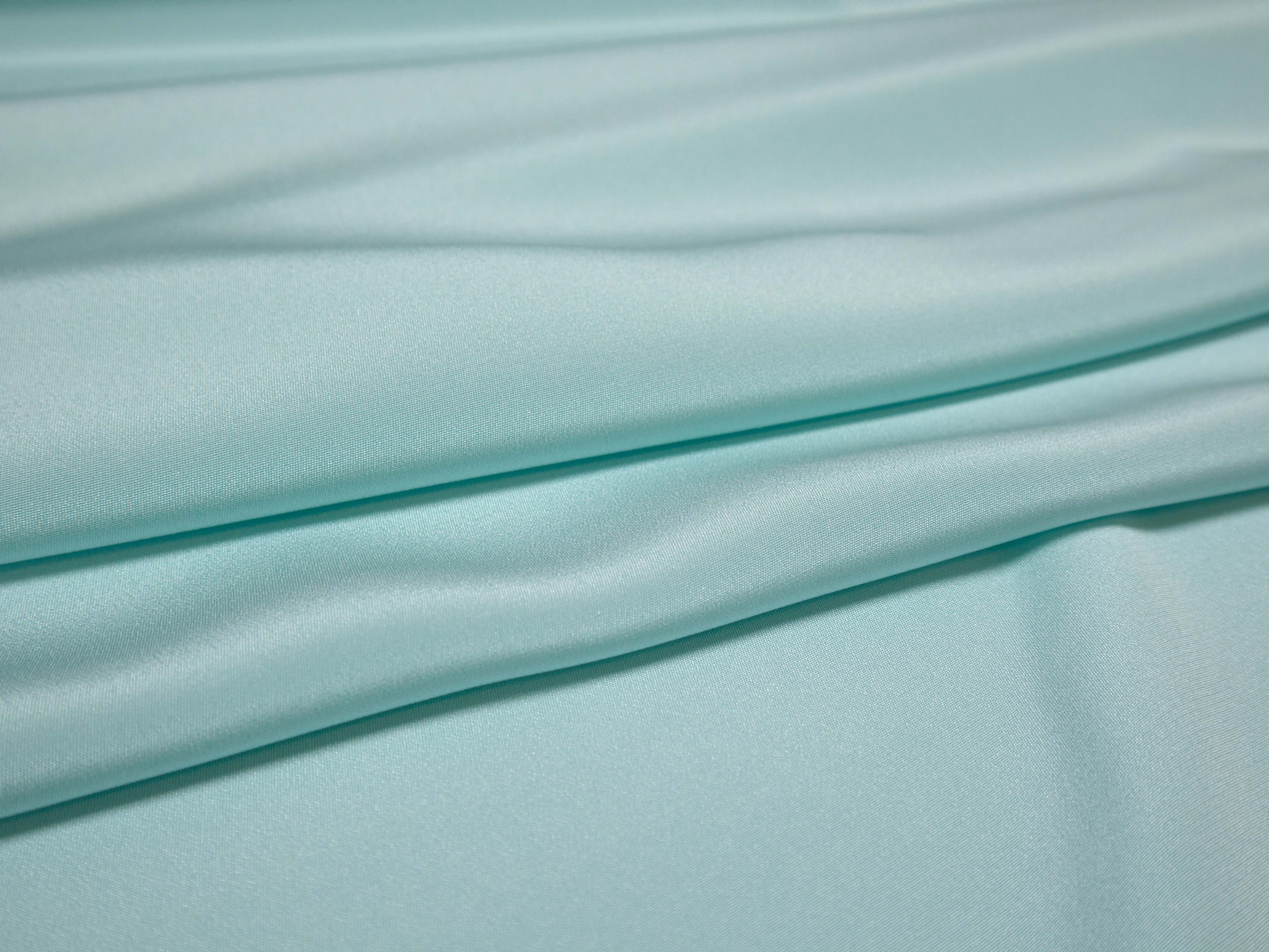 4-ply silk crepe in sky flat