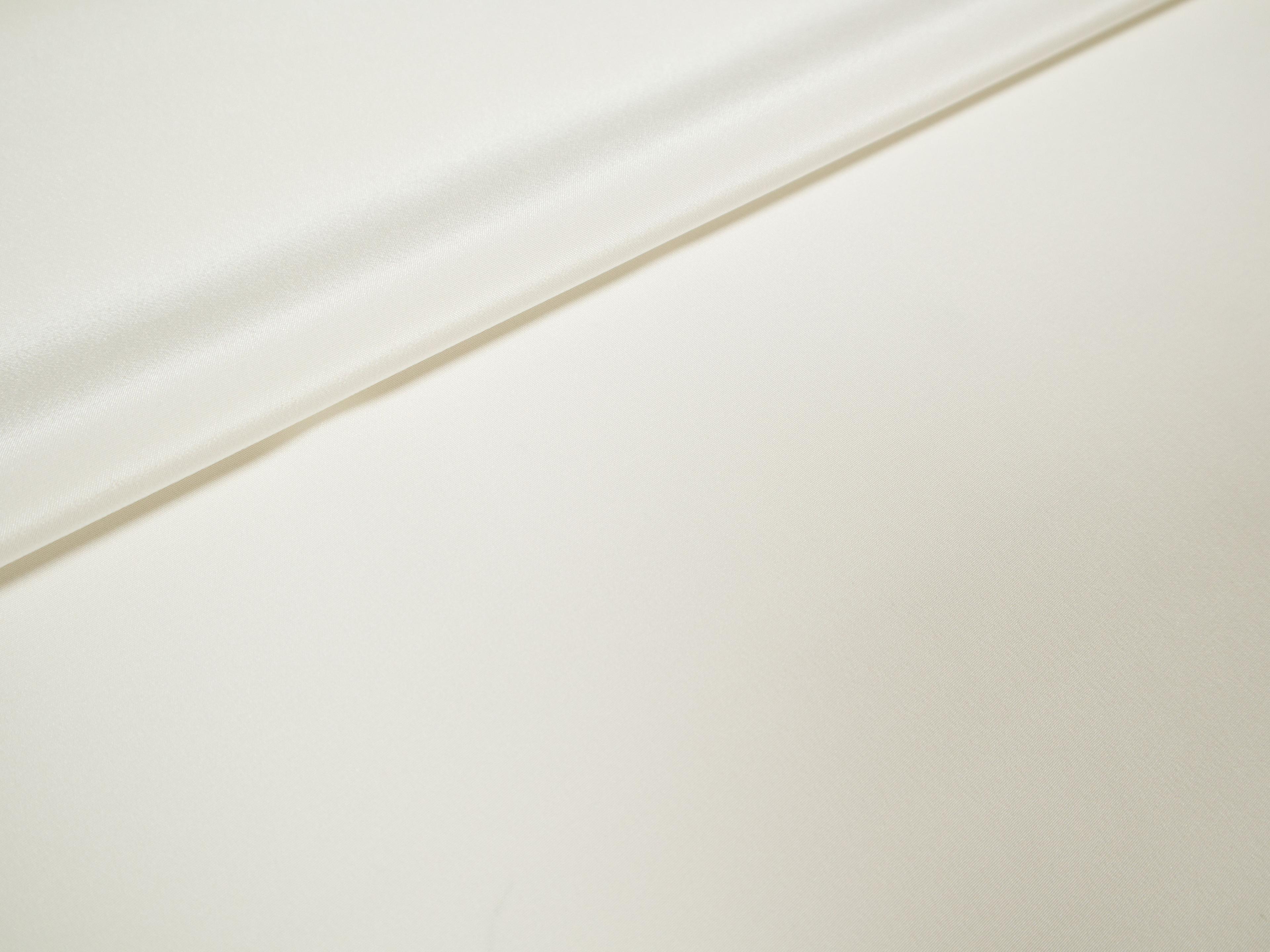 silk Crepe De Chine in silk white - folded