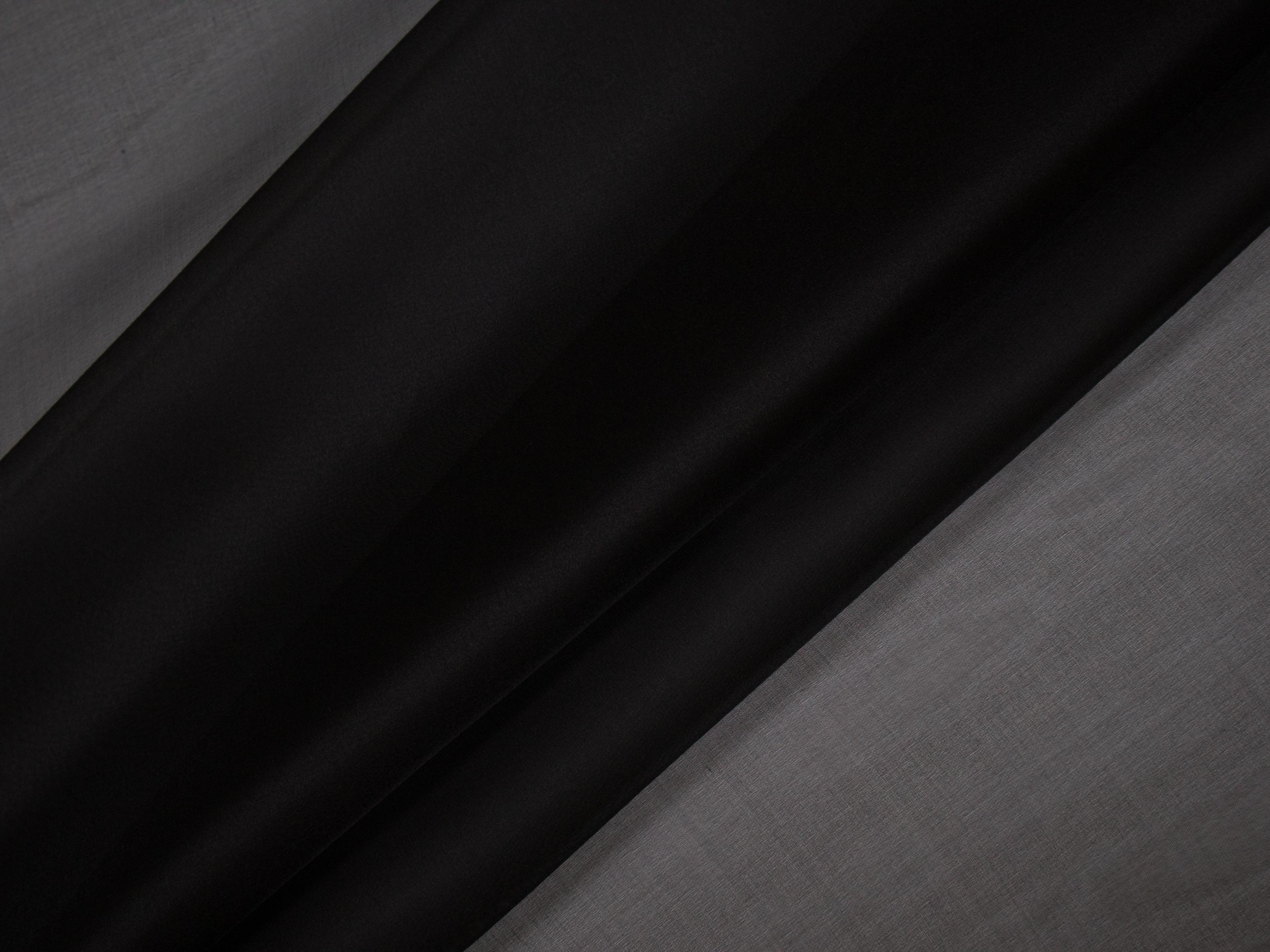 Solid organza in Black folded