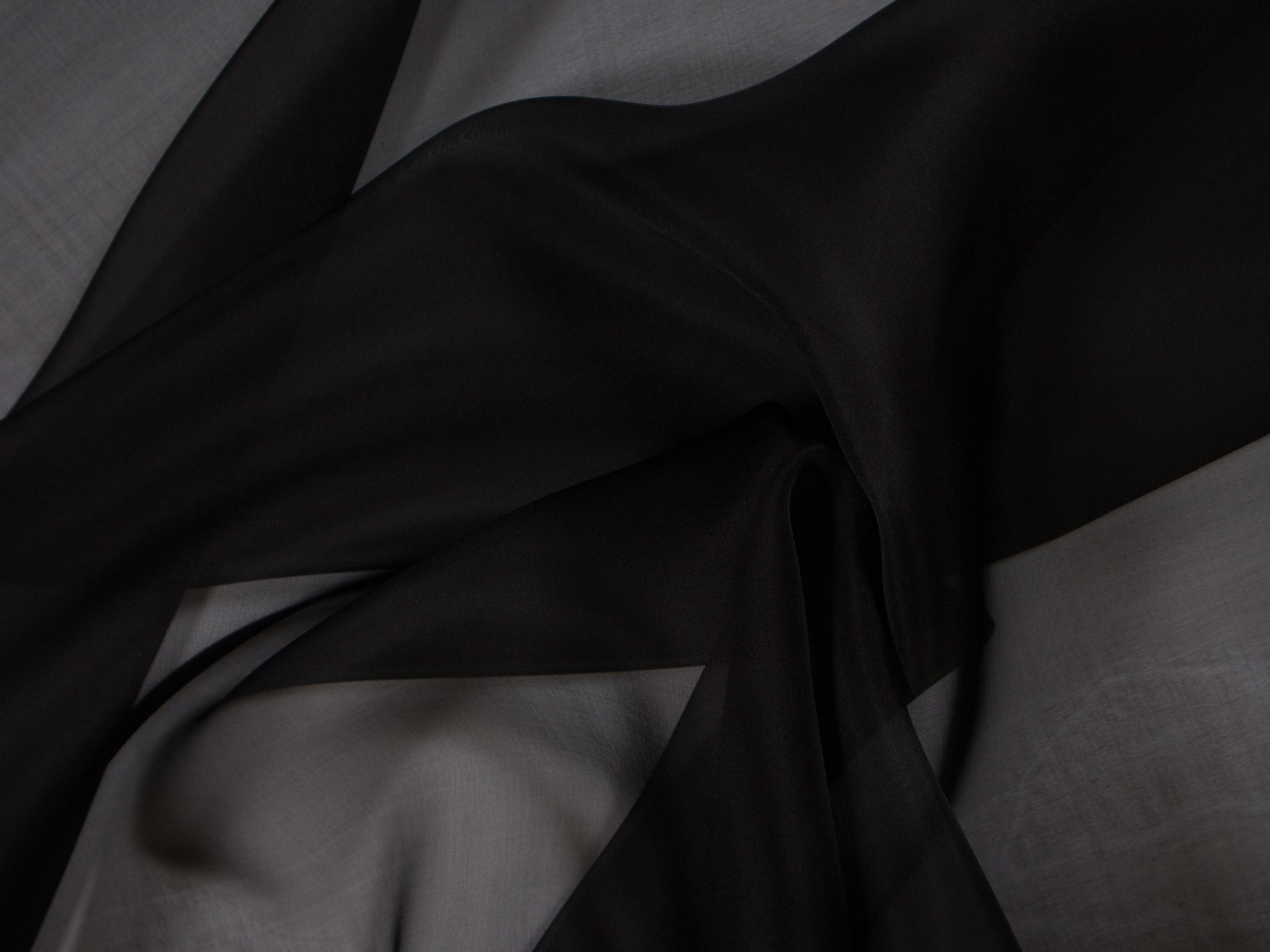Solid organza in Black bunched