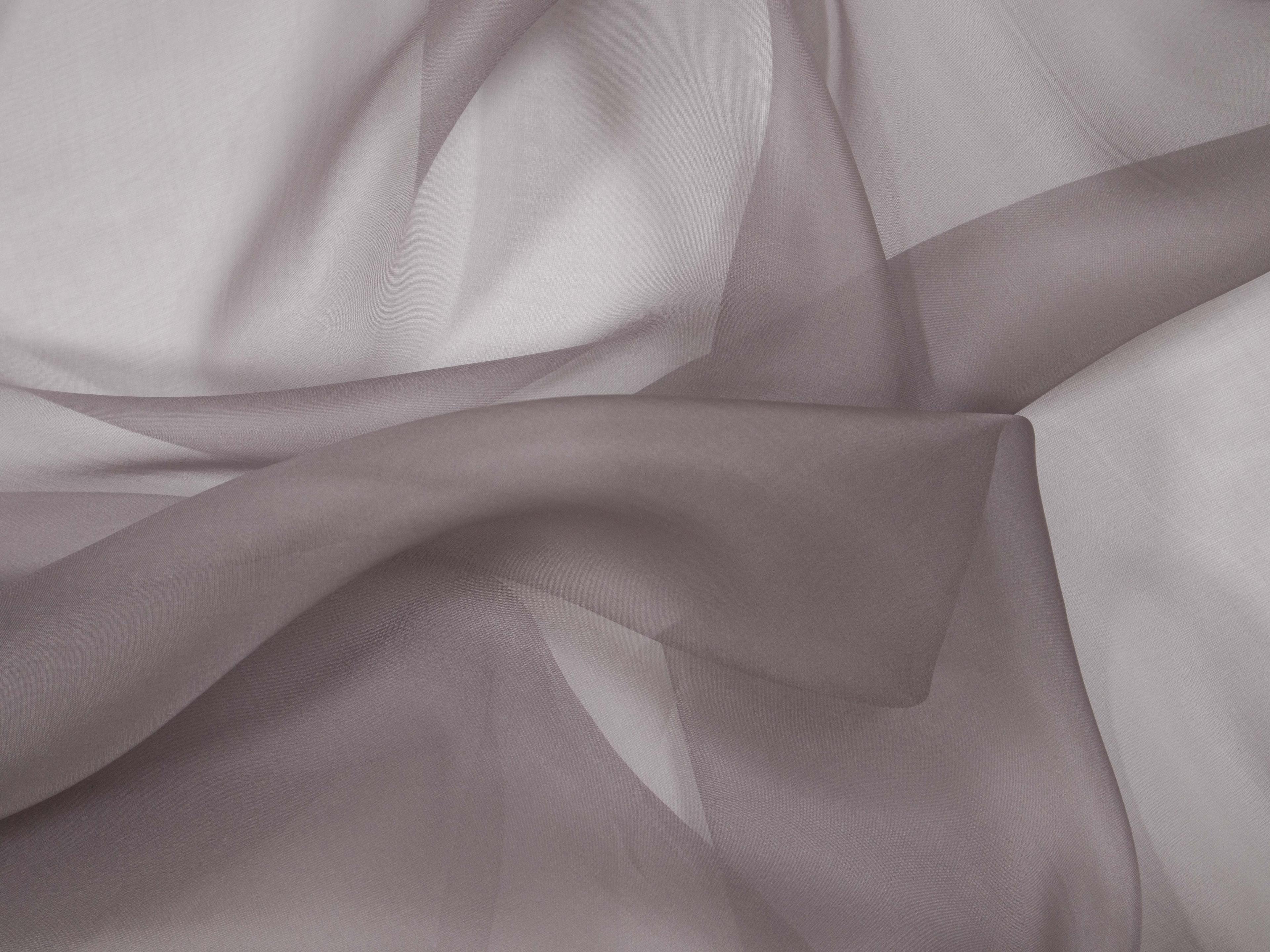 Solid organza in Pewter bunched