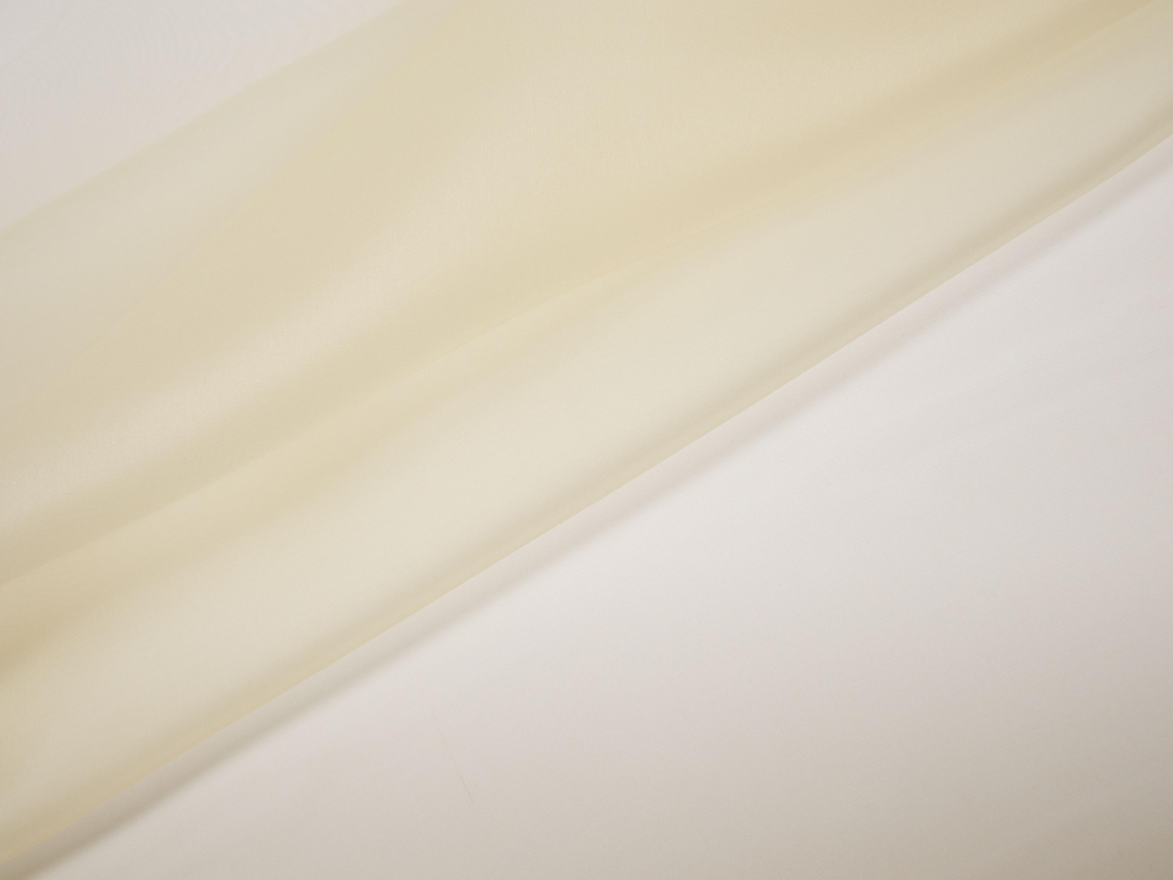 Silk organza in ivory folded