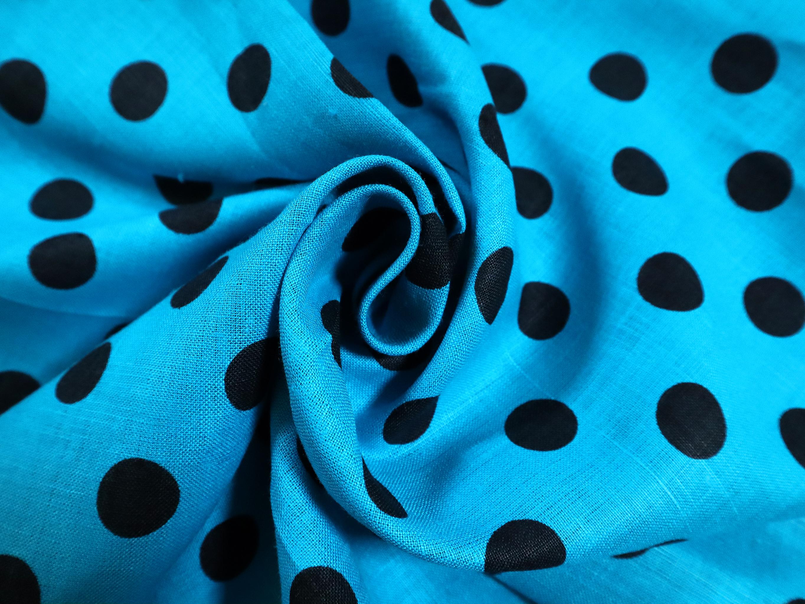 Linen Broadcloth with Polka Dot Print in Blue