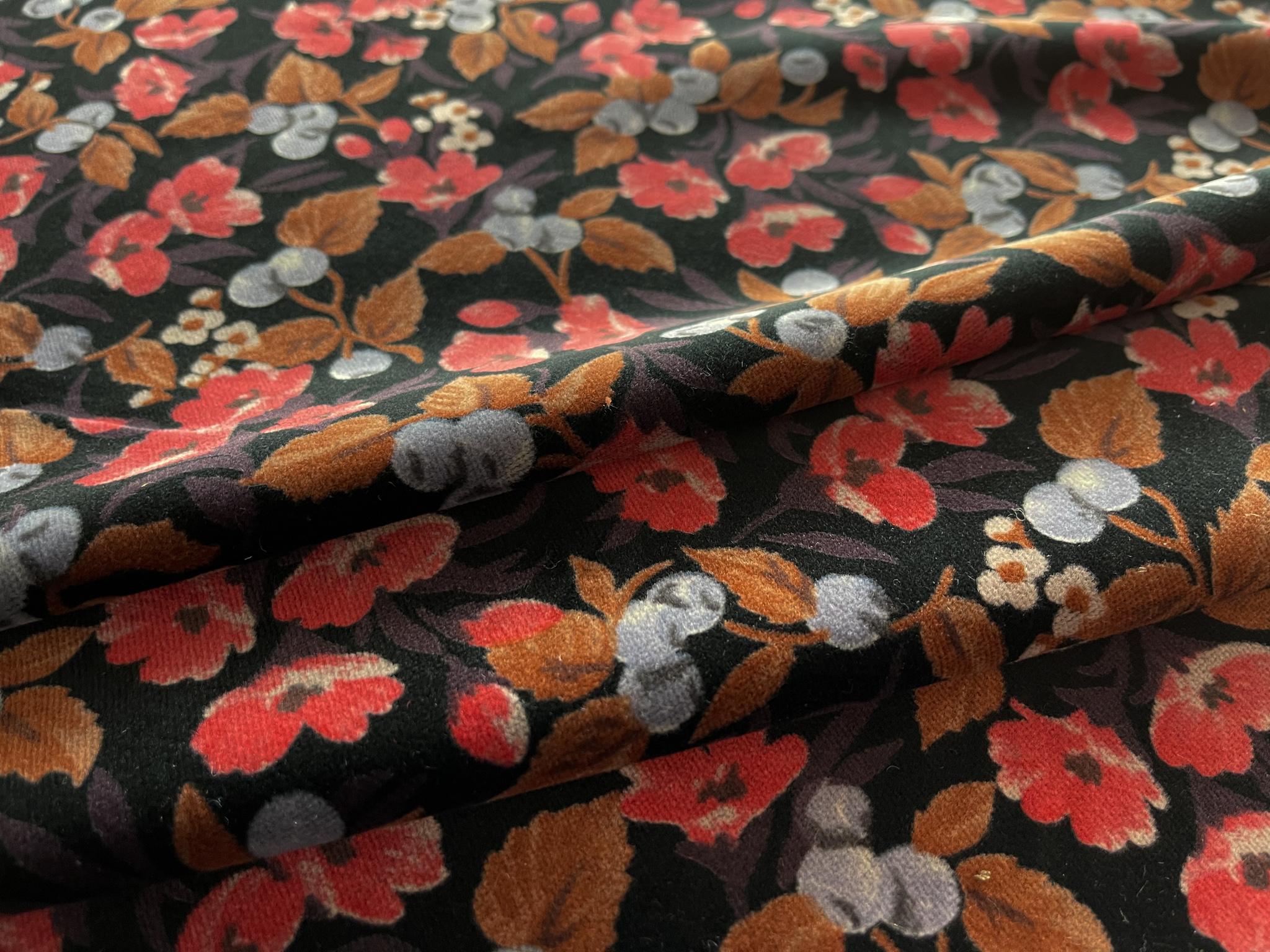 Vintage Cotton Velvet Print. Poppies and Berries