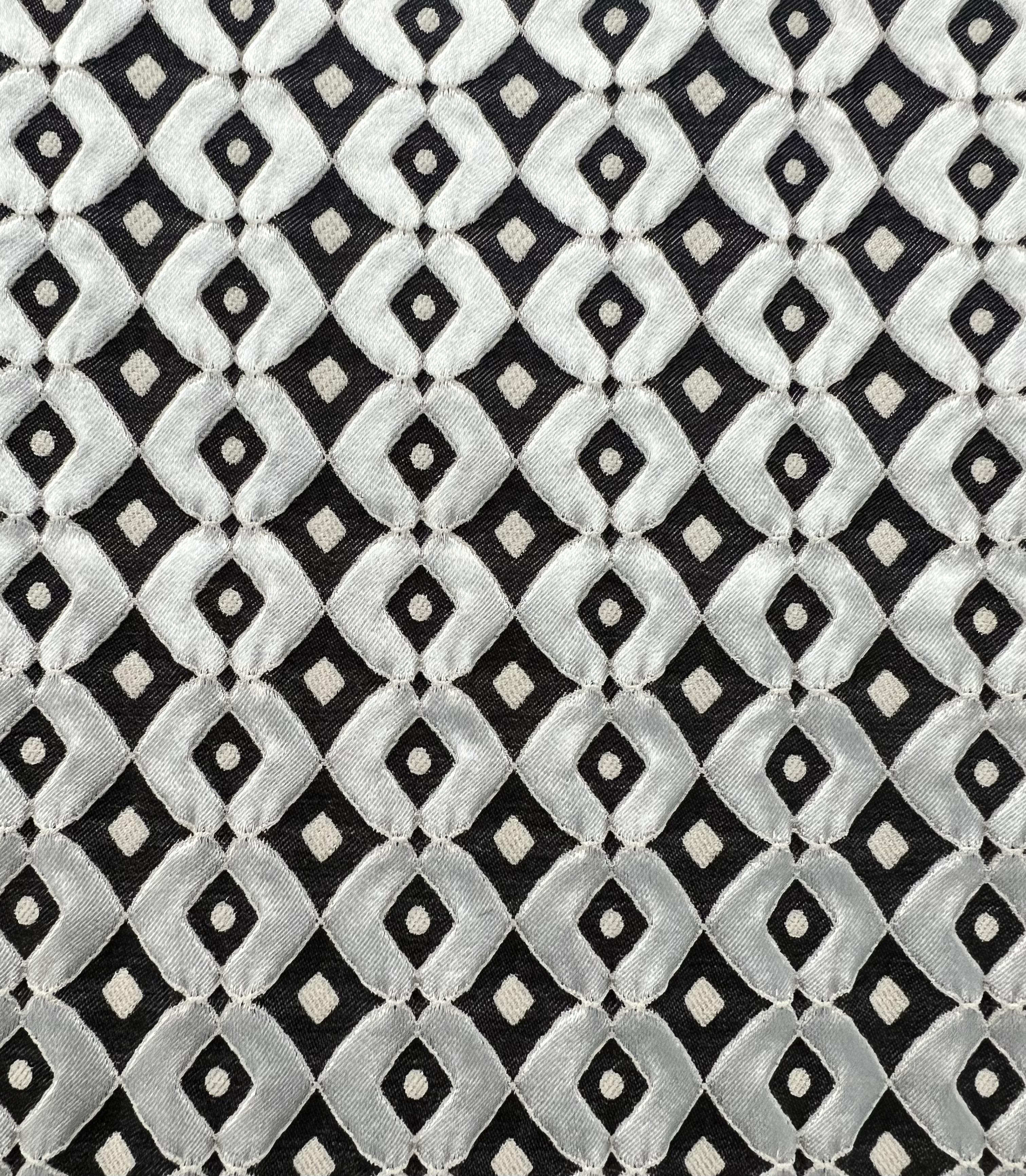 Wrap Stretch Geometric Brocade