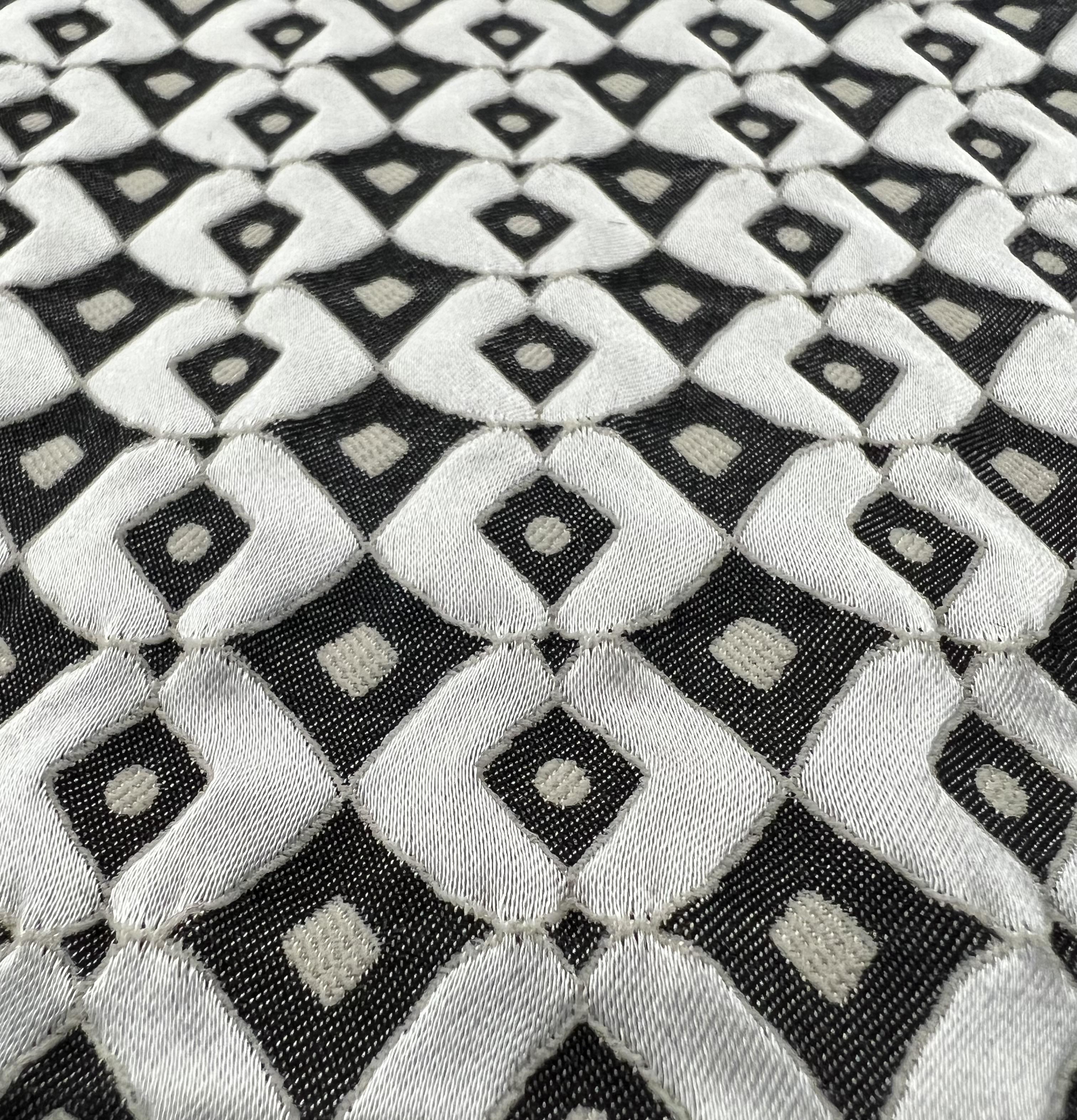 Wrap Stretch Geometric Brocade