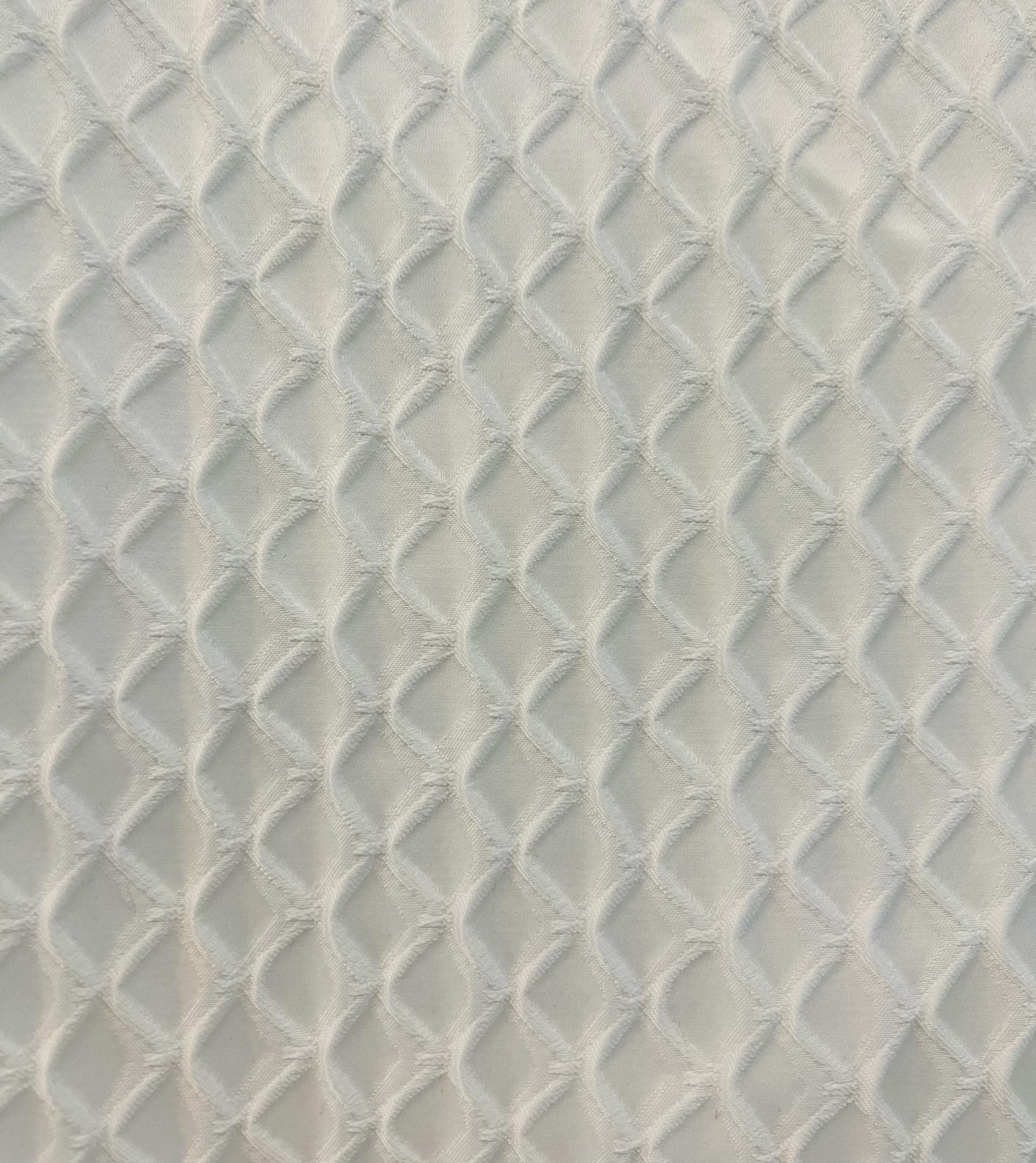 Birdseye Cloqué in White