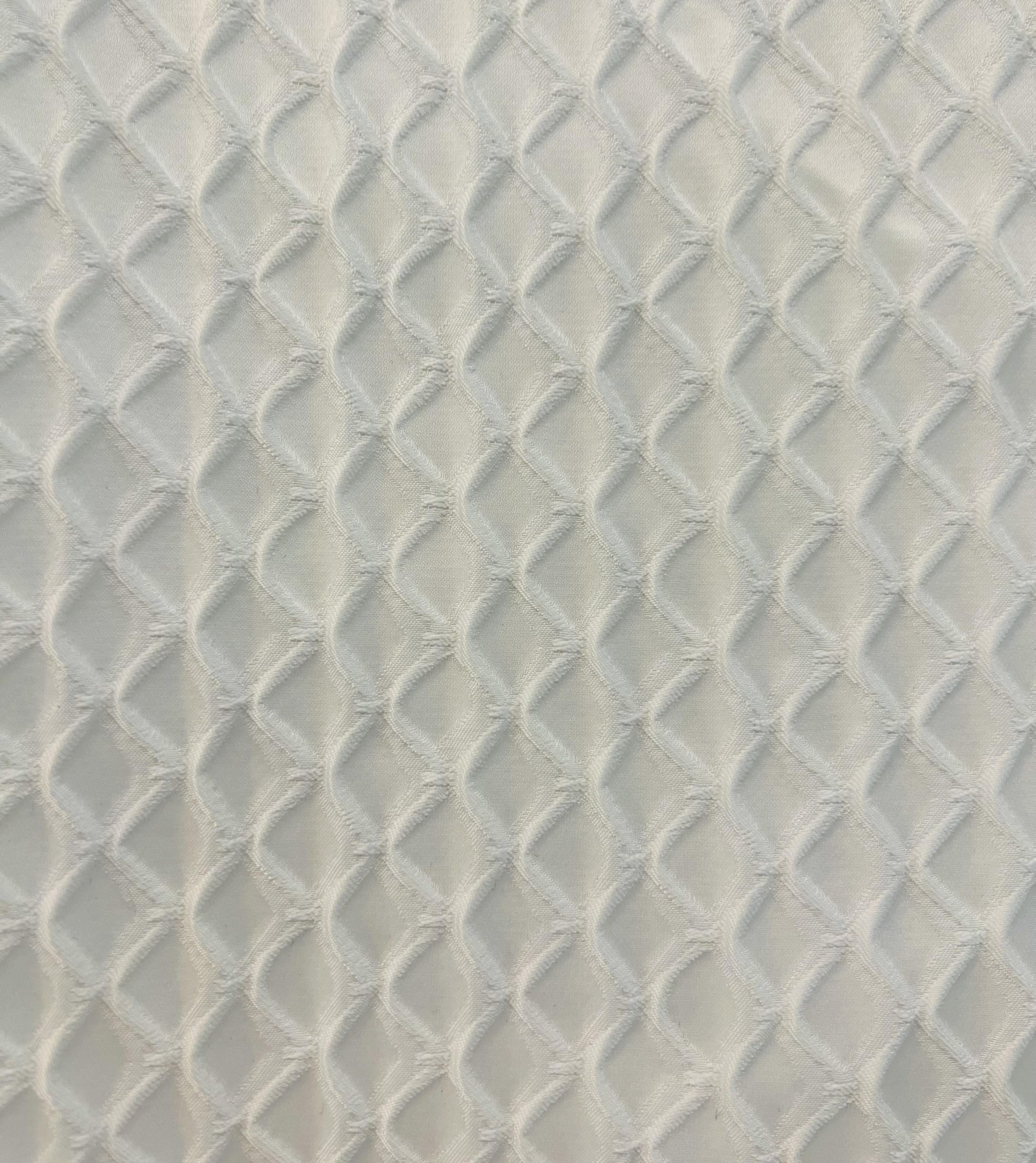 Birdseye Cloqué in White