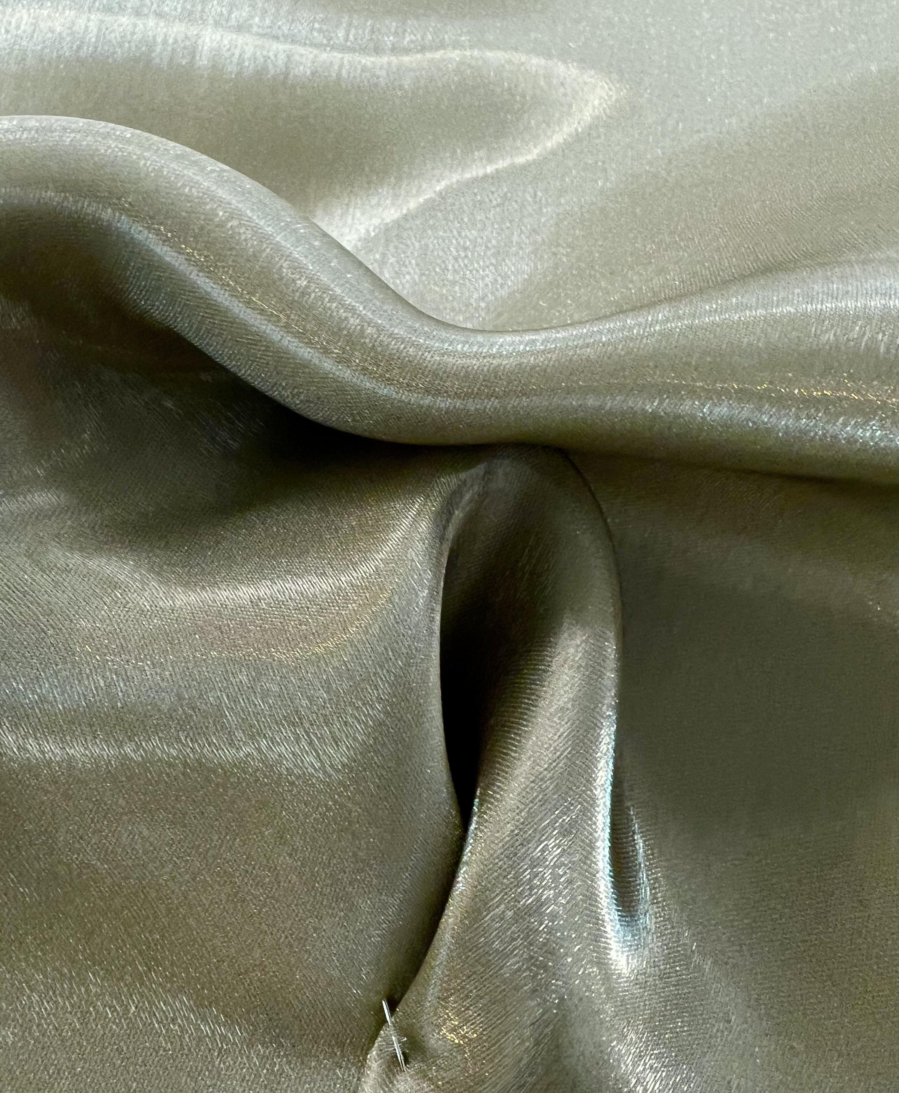 POLY LIQUID LOOK SATIN