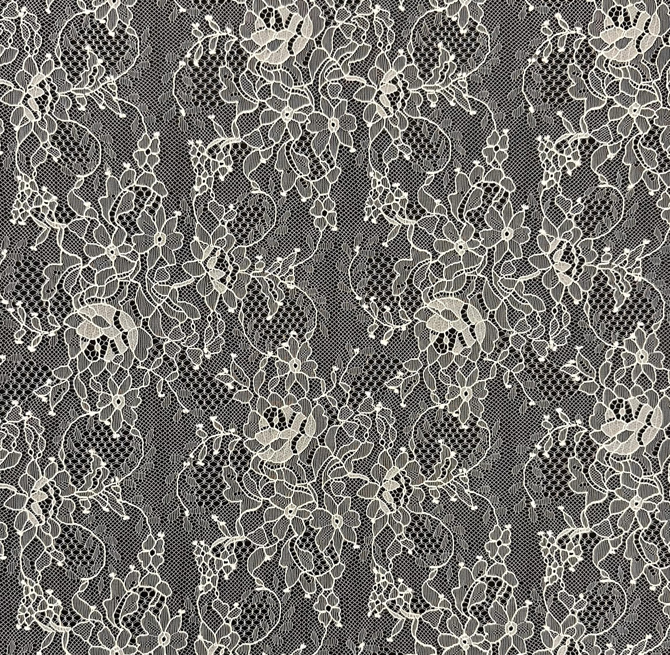 Chantilly Lace in Ivory 