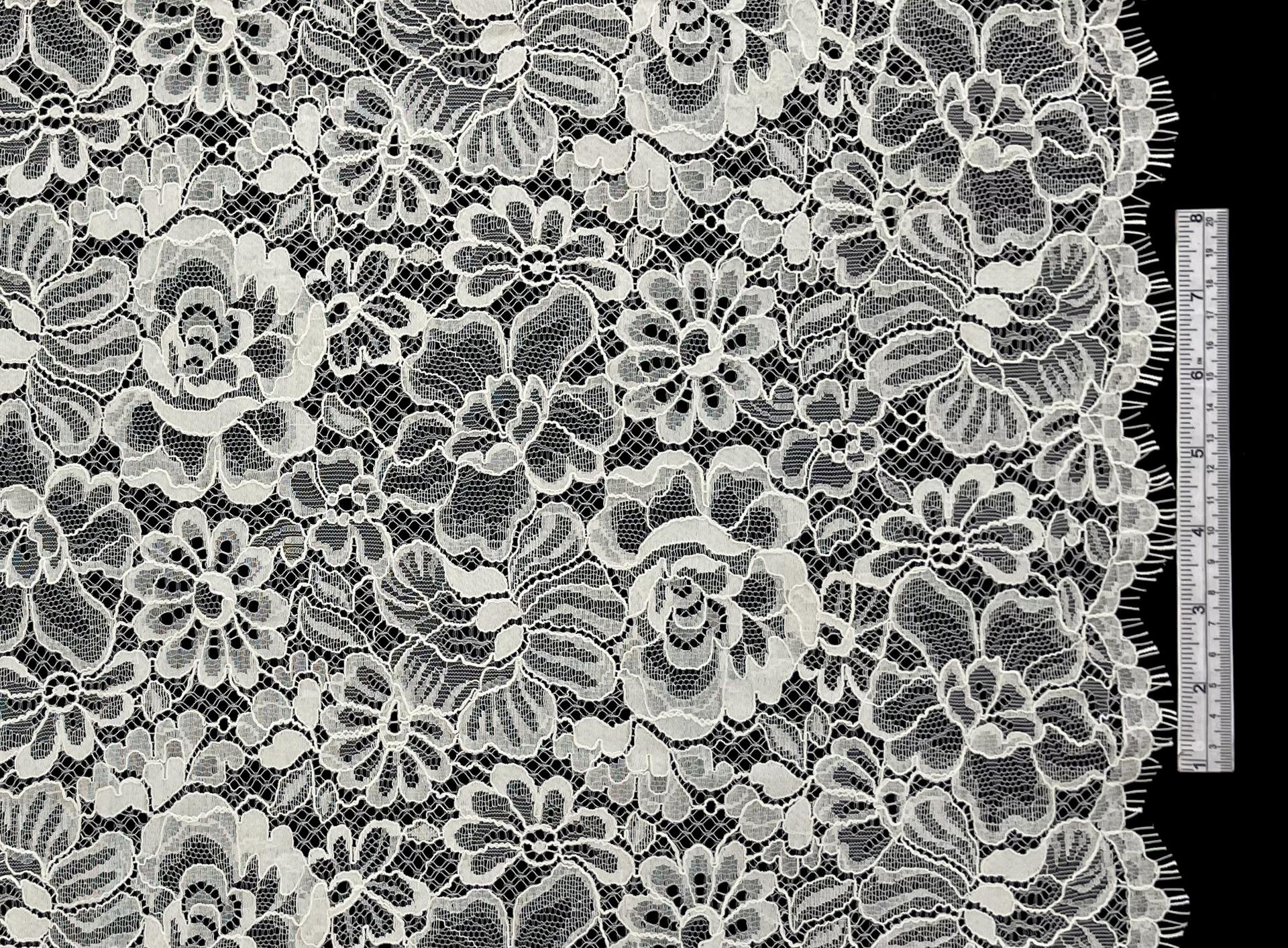 Made in Italy Chantilly Lace in Vanilla