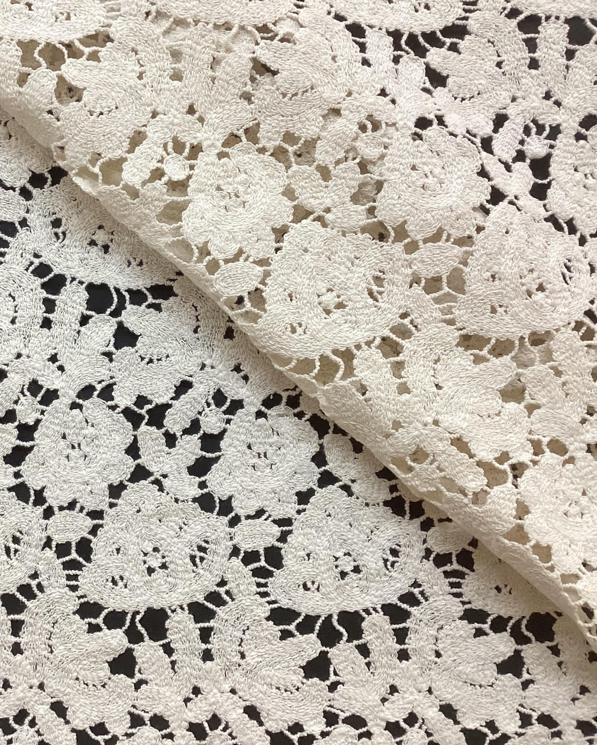 Ivory Cotton Guipure Lace, GL49/122.