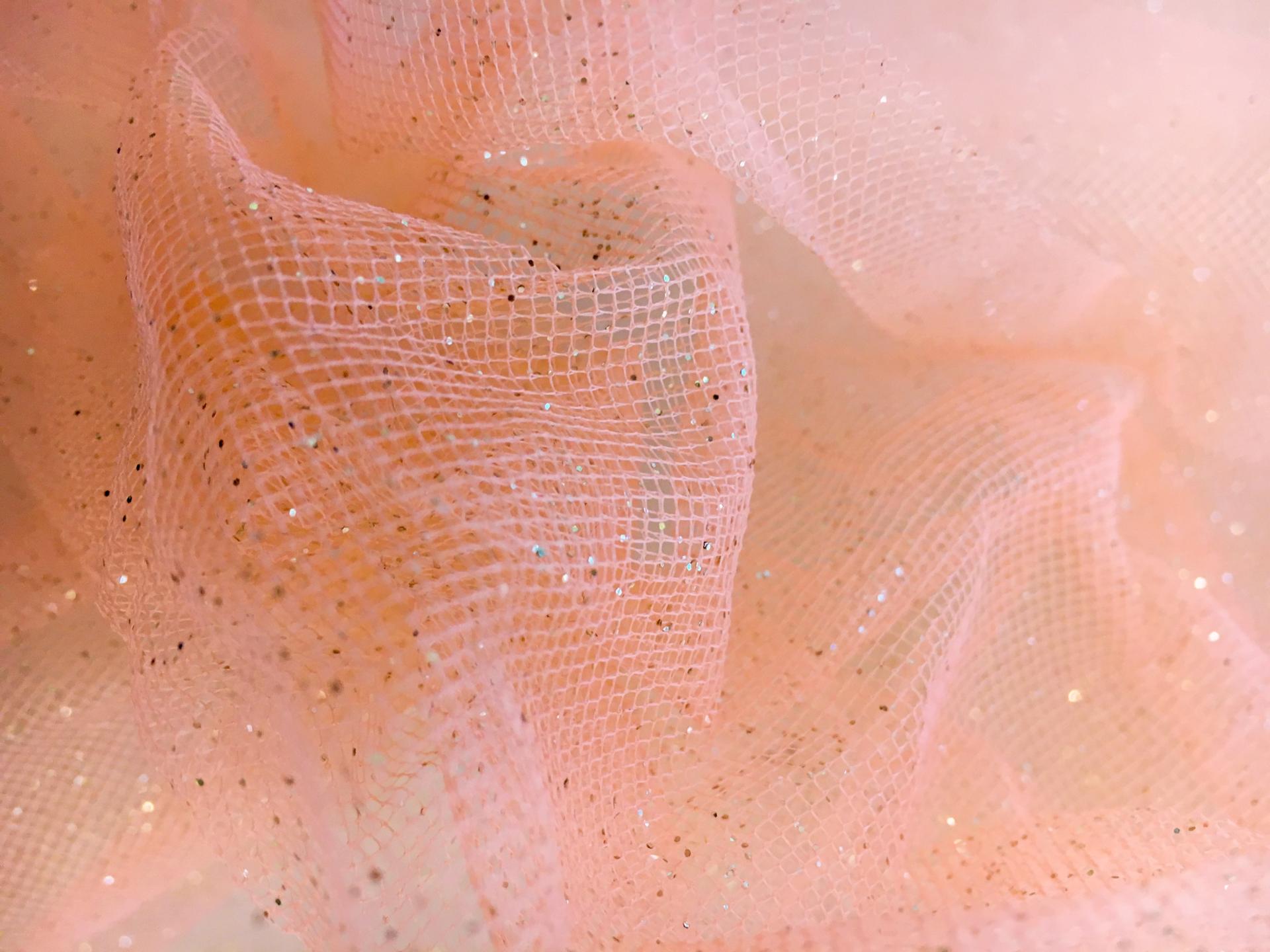 Metallic Illusion in Melon