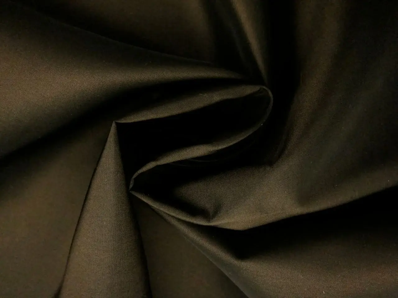Taffeta Rainwear in Black/Sable0