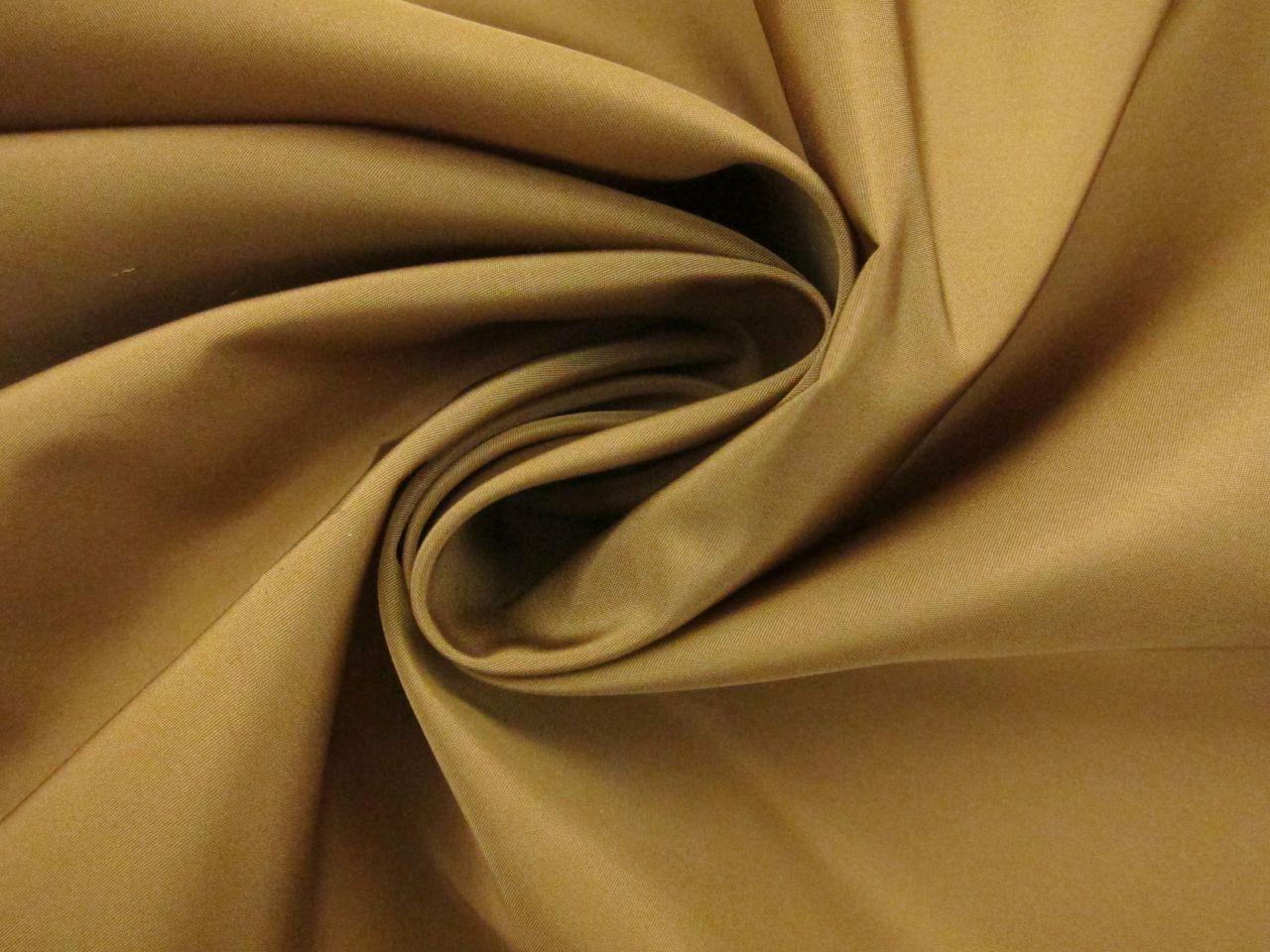 Taffeta Rainwear in Golden0