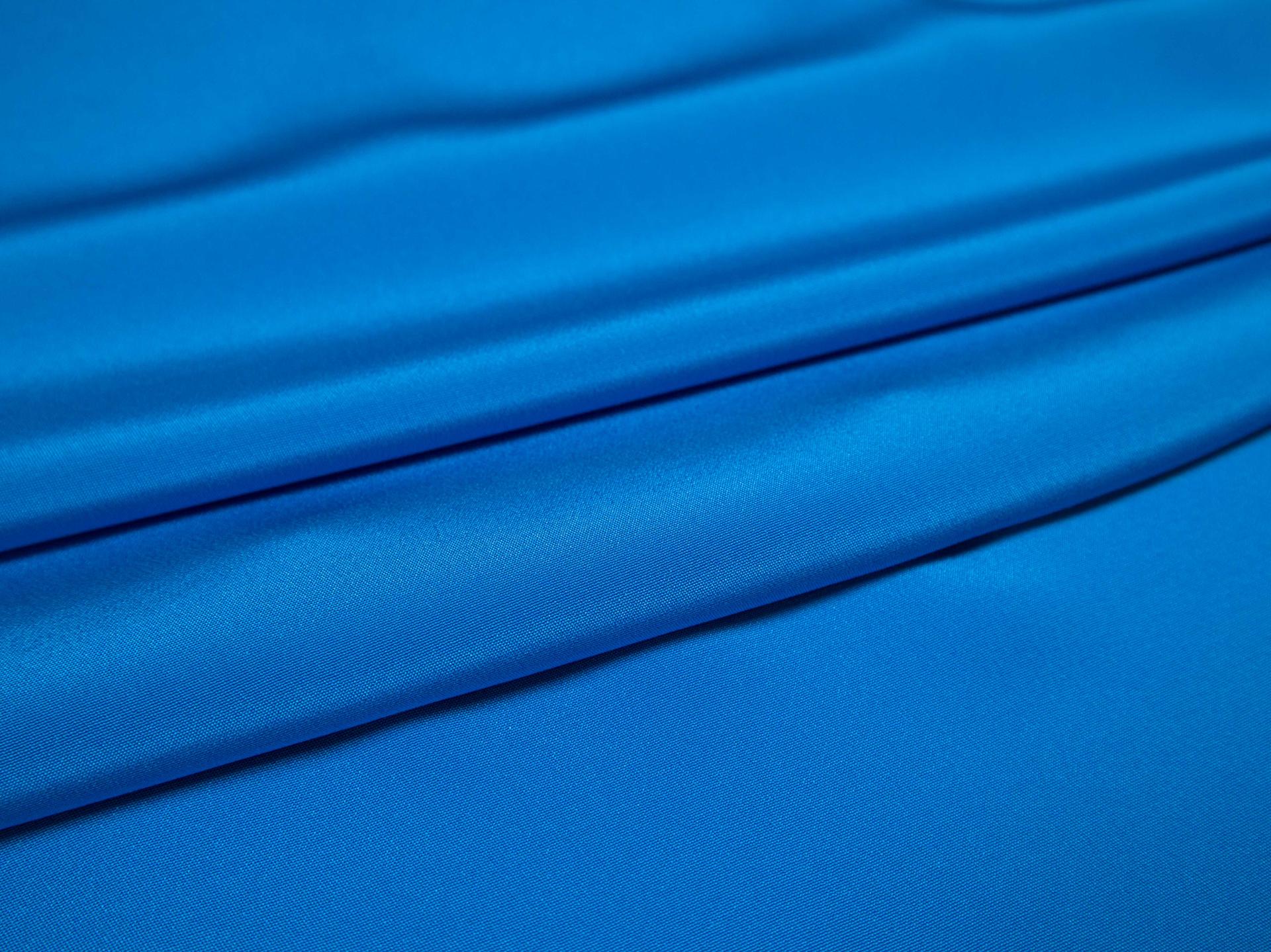 4-ply silk crepe in lagoon flat