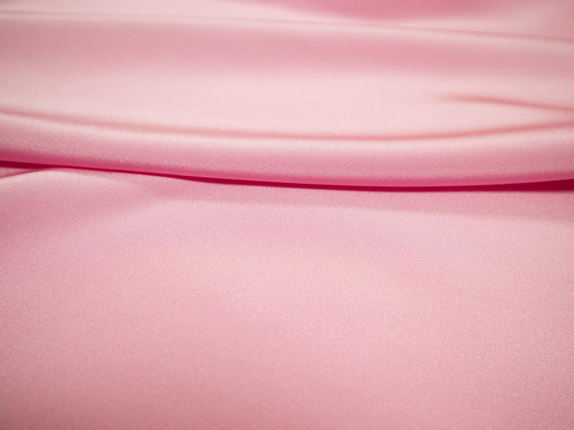 silk 4 ply crepe in pink - flat