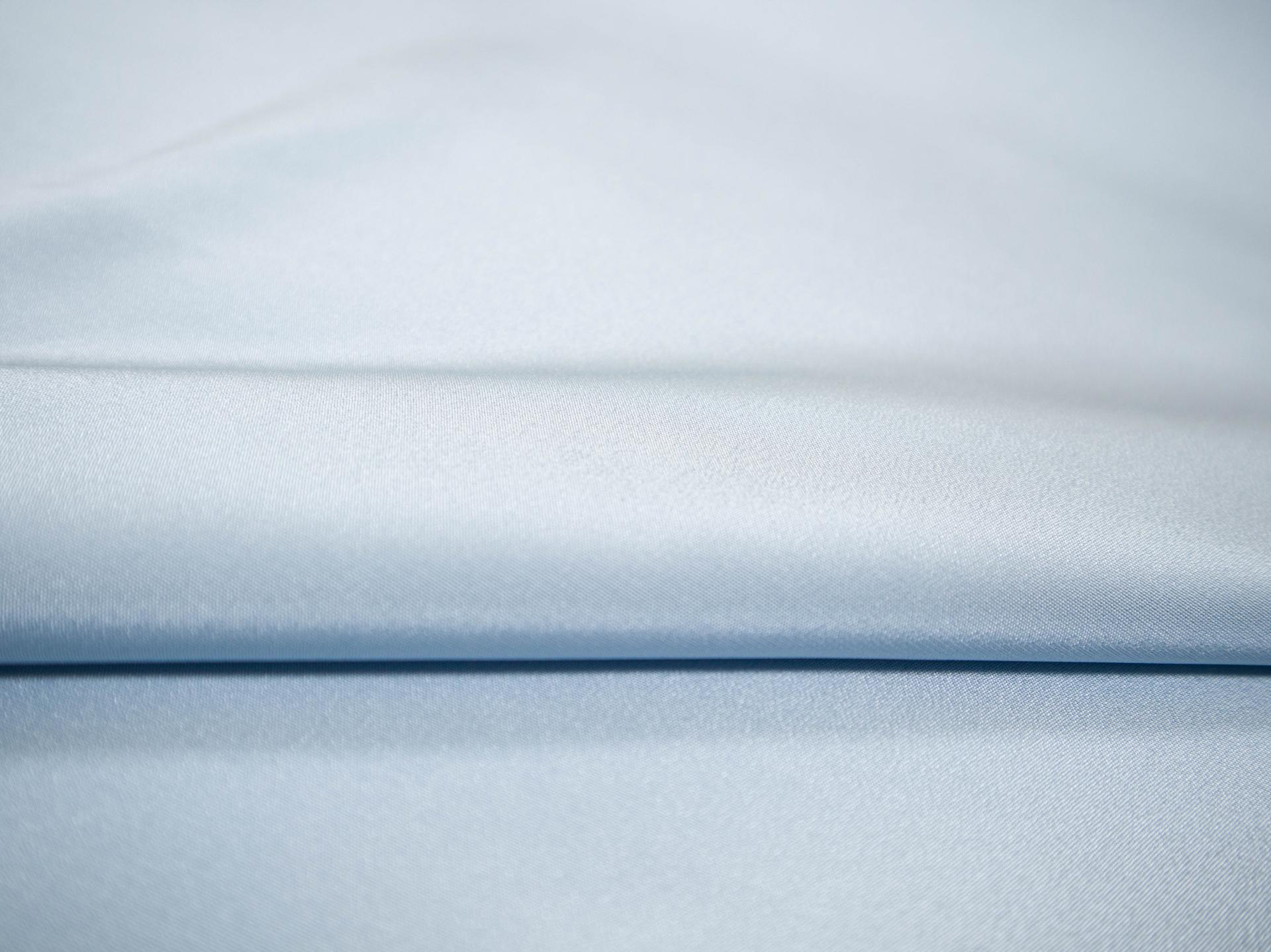 silk 4 ply crepe in baby blue- flat