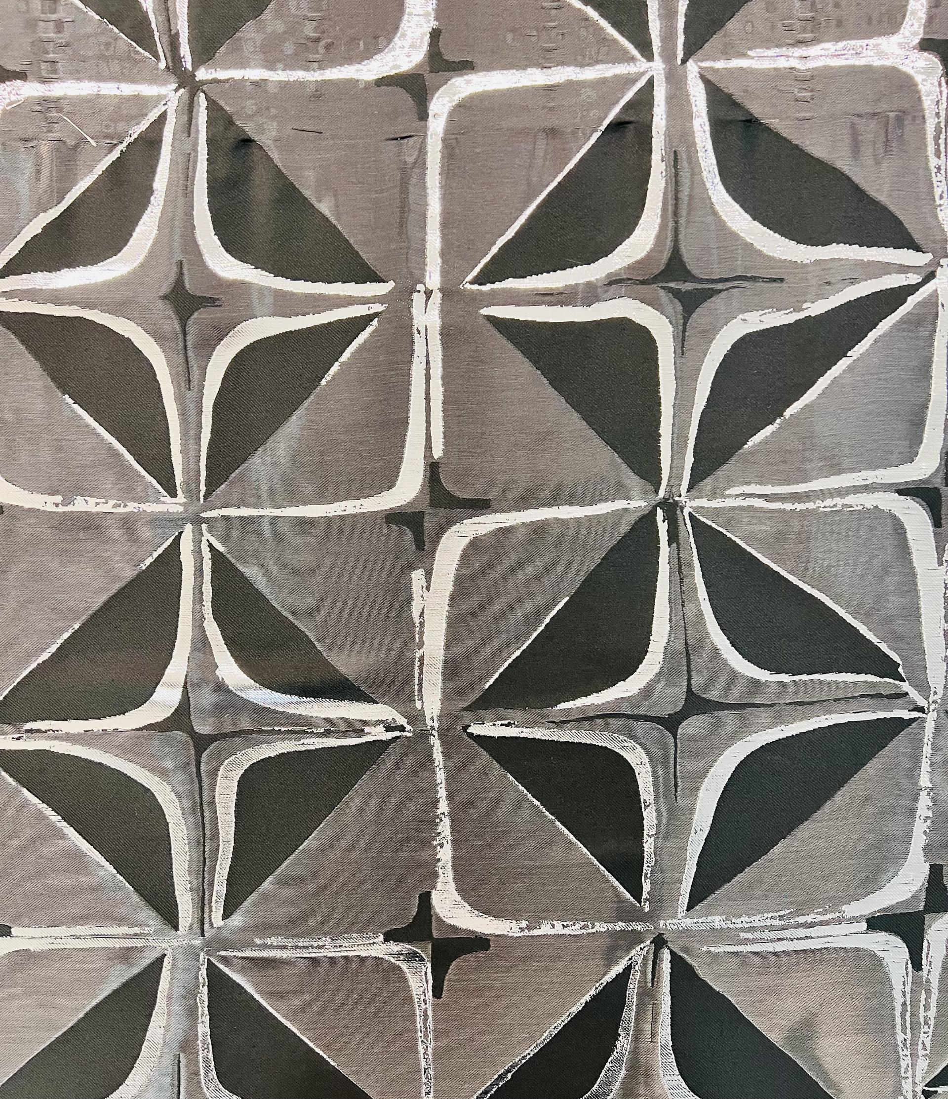 Geometric Lamé Liquid Fil Coupe Brocade in Silver Black