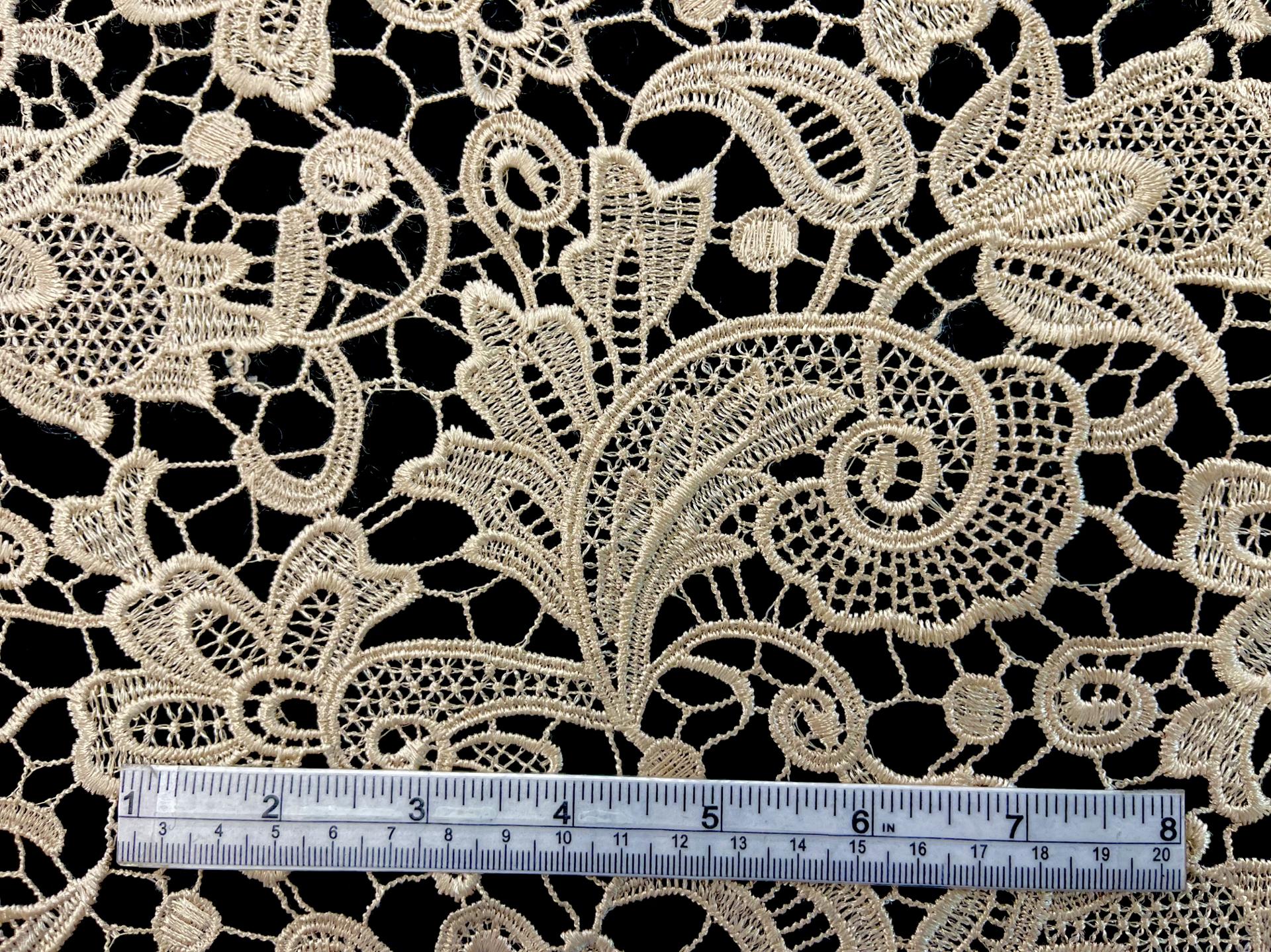 Single Scallop Guipure Lace in Beige, GL168/1221.