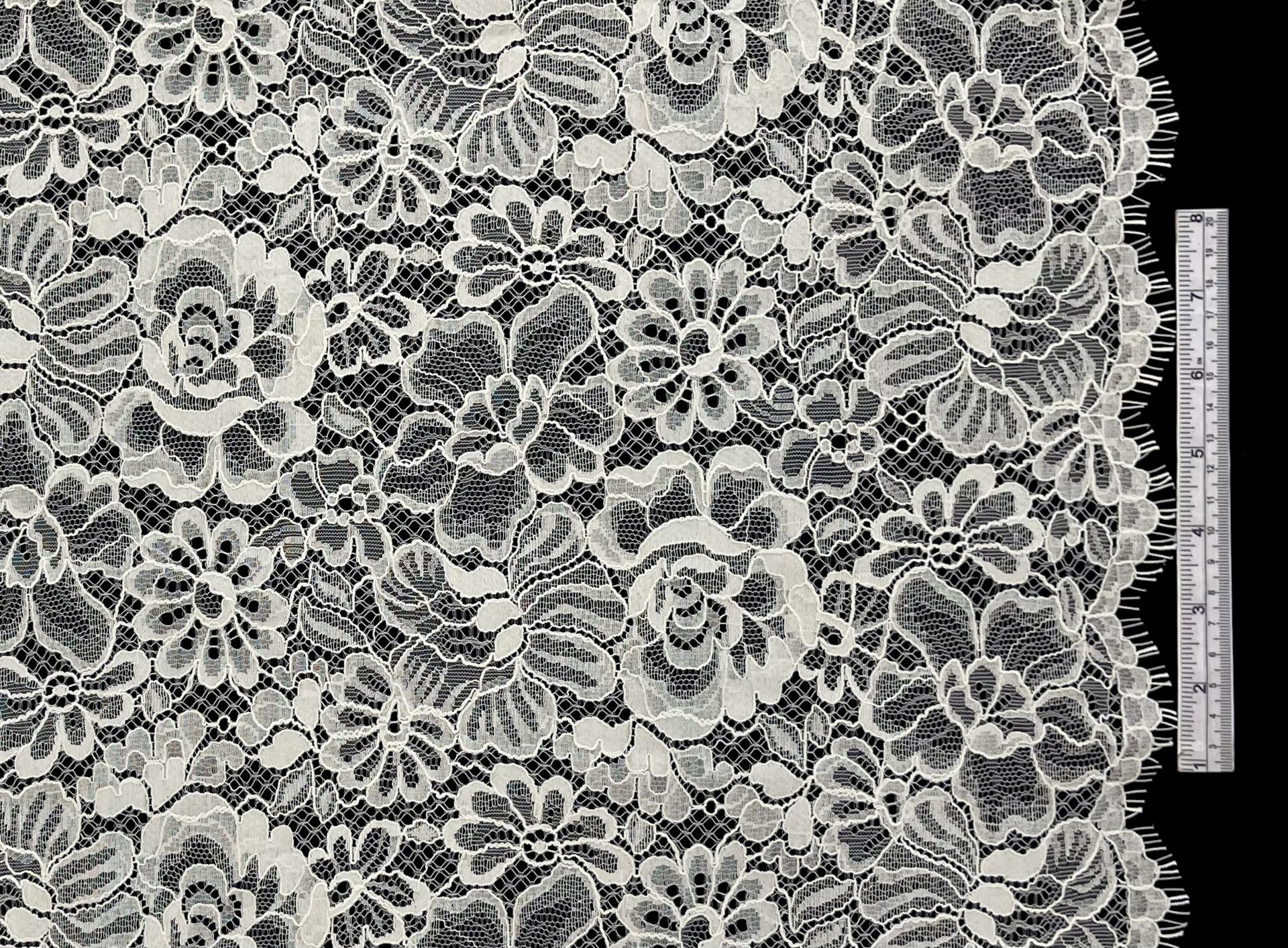 Made in Italy Chantilly Lace in Vanilla