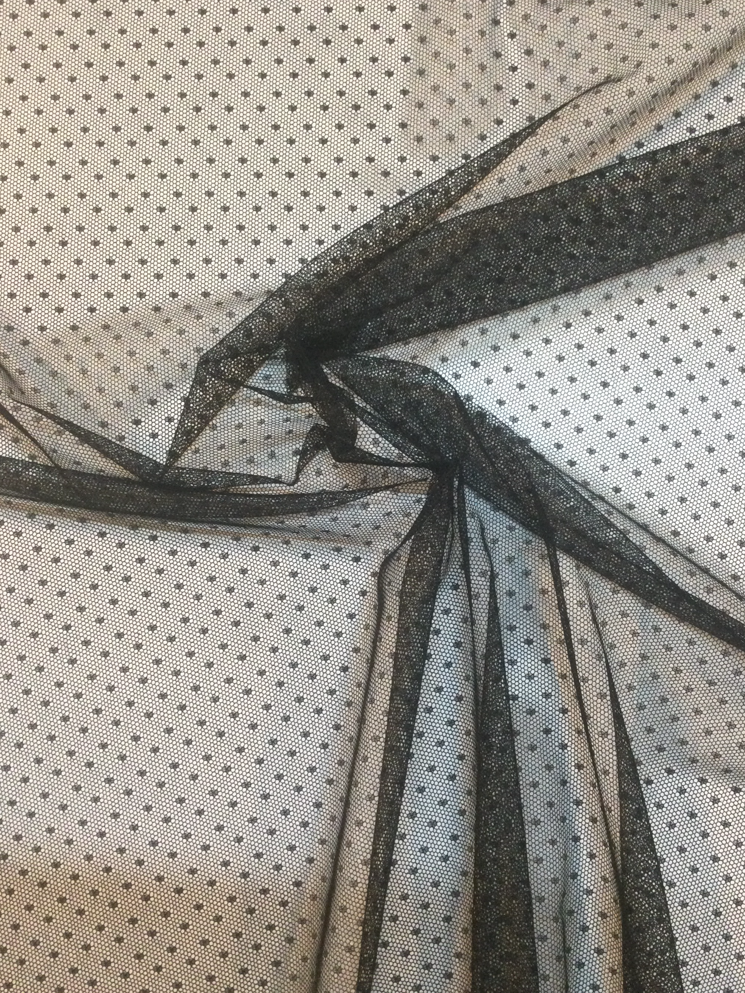 Point dEsprit in Black