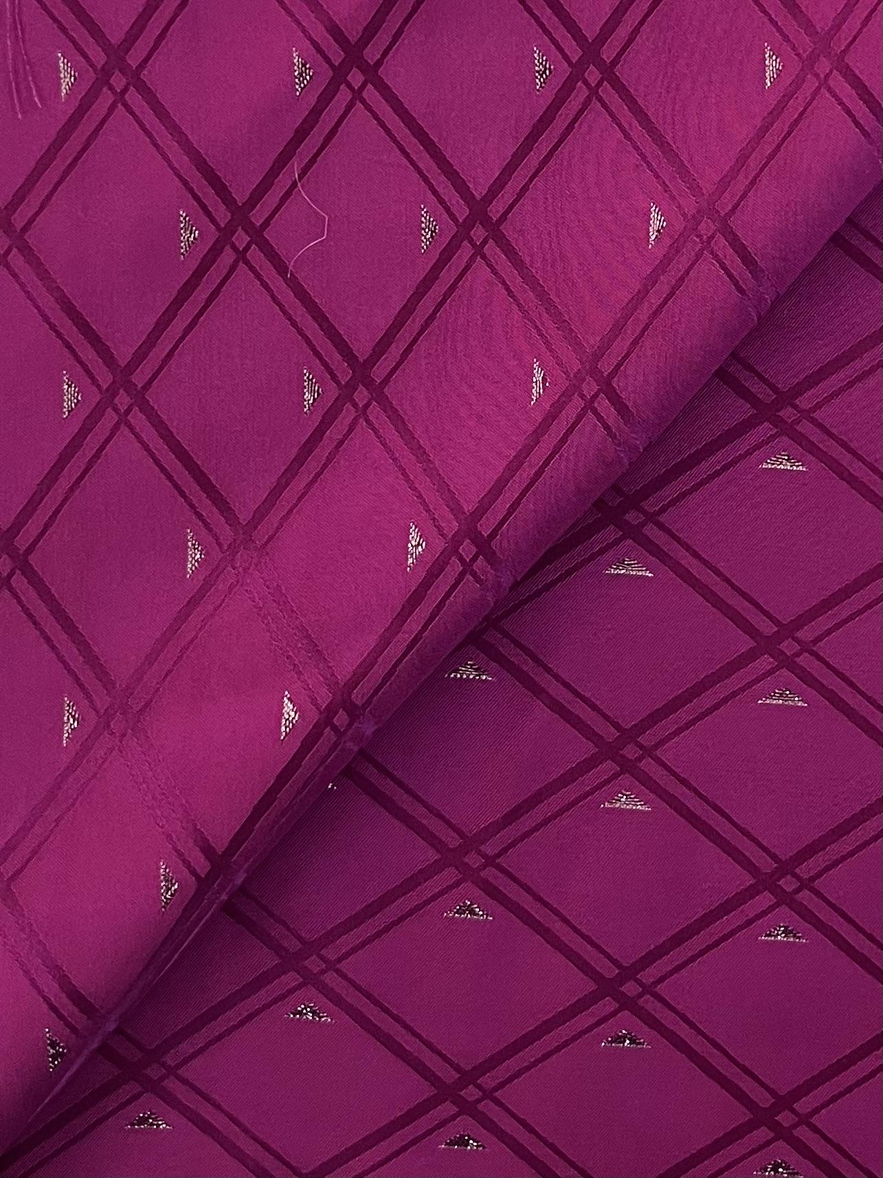 Viscose Diamond Jacquard in Fuchsia