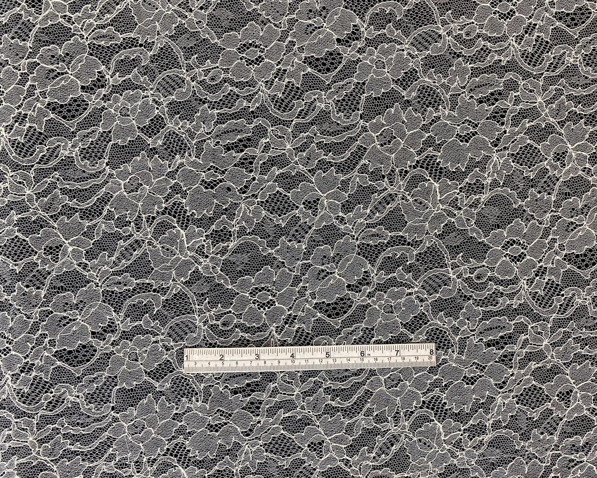 French Cotton-blend Chantilly Lace in Ivory