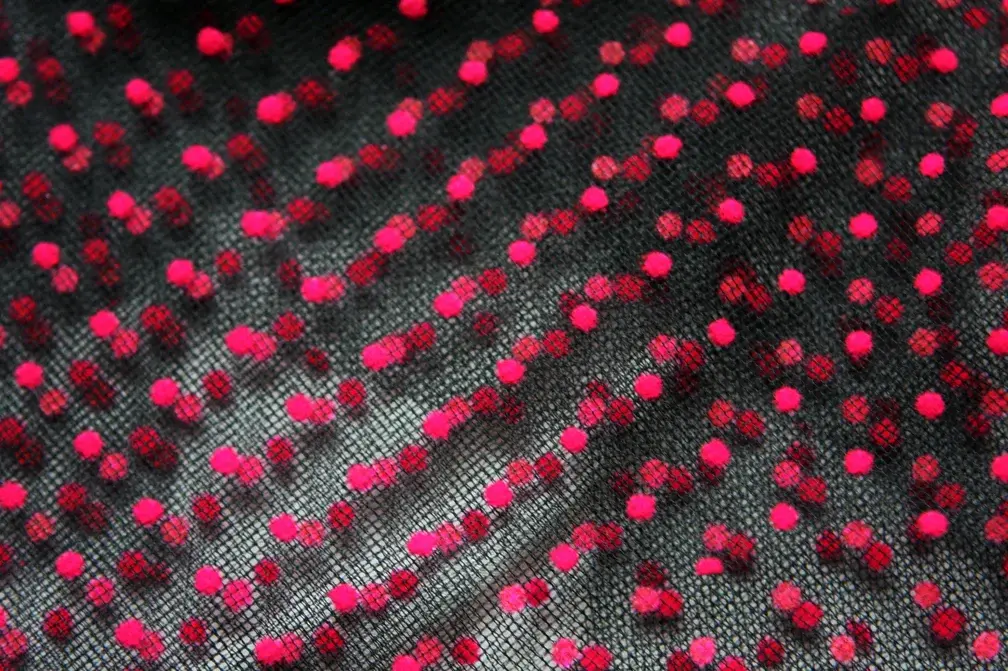 Flocked Dots on Illusion2