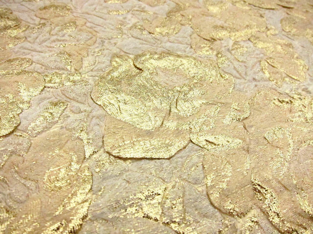 Silk Blend Metallic Cloqué2