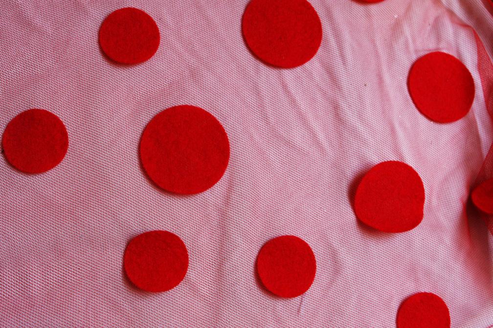 Flocked Dots on Illusion0