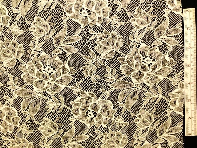 Stretch Chantilly Lace0