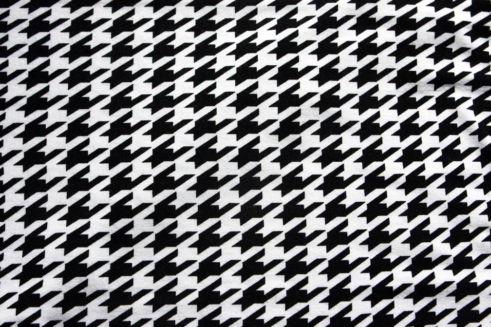 PRINTED POLYESTER/LYCRA NOVELTY KNIT