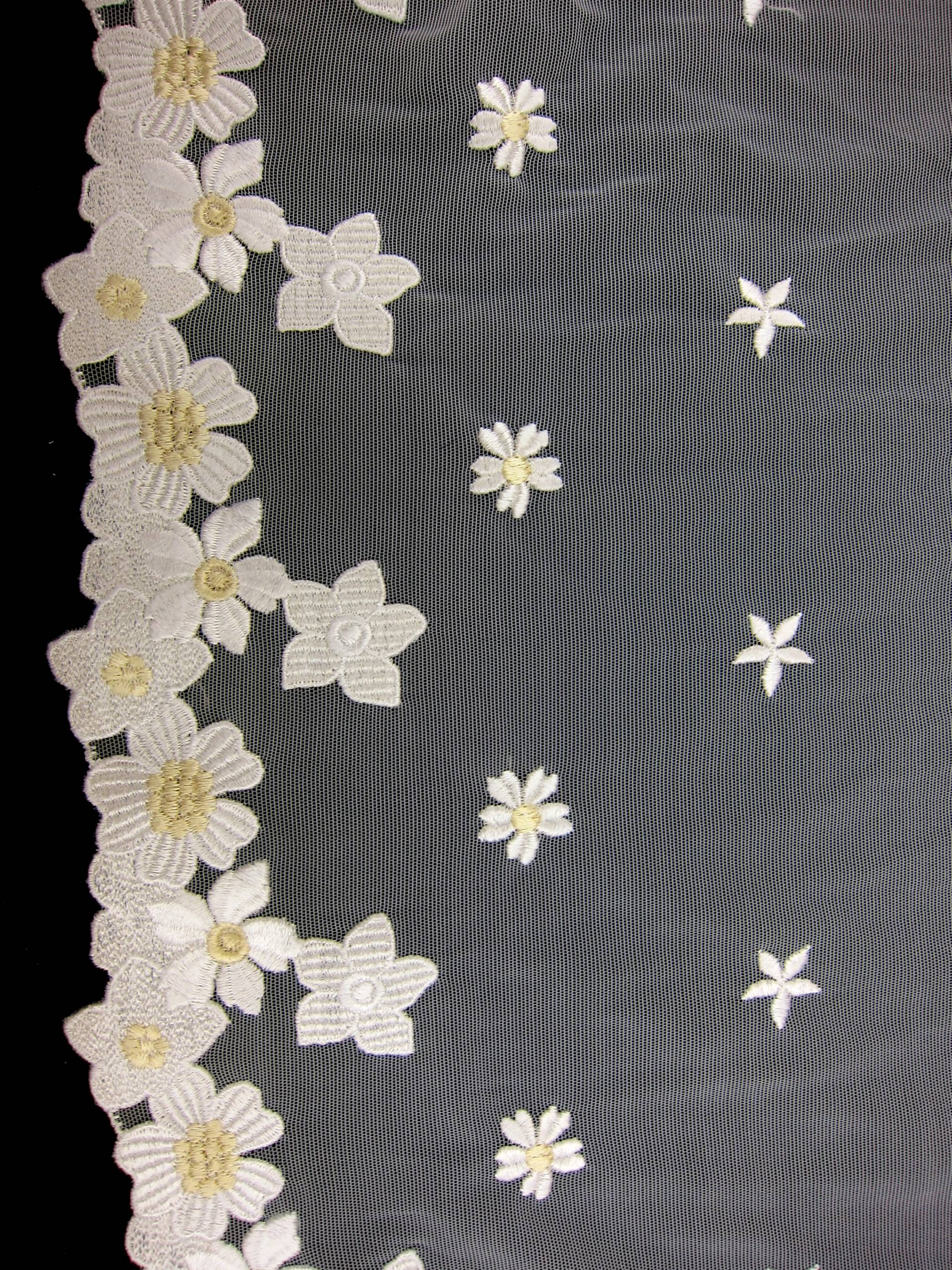 Embroidered Illusion0