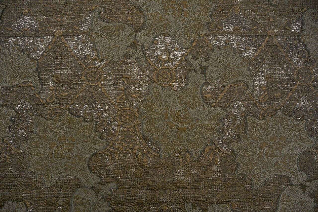 Silk Blend Organza Cloqué0