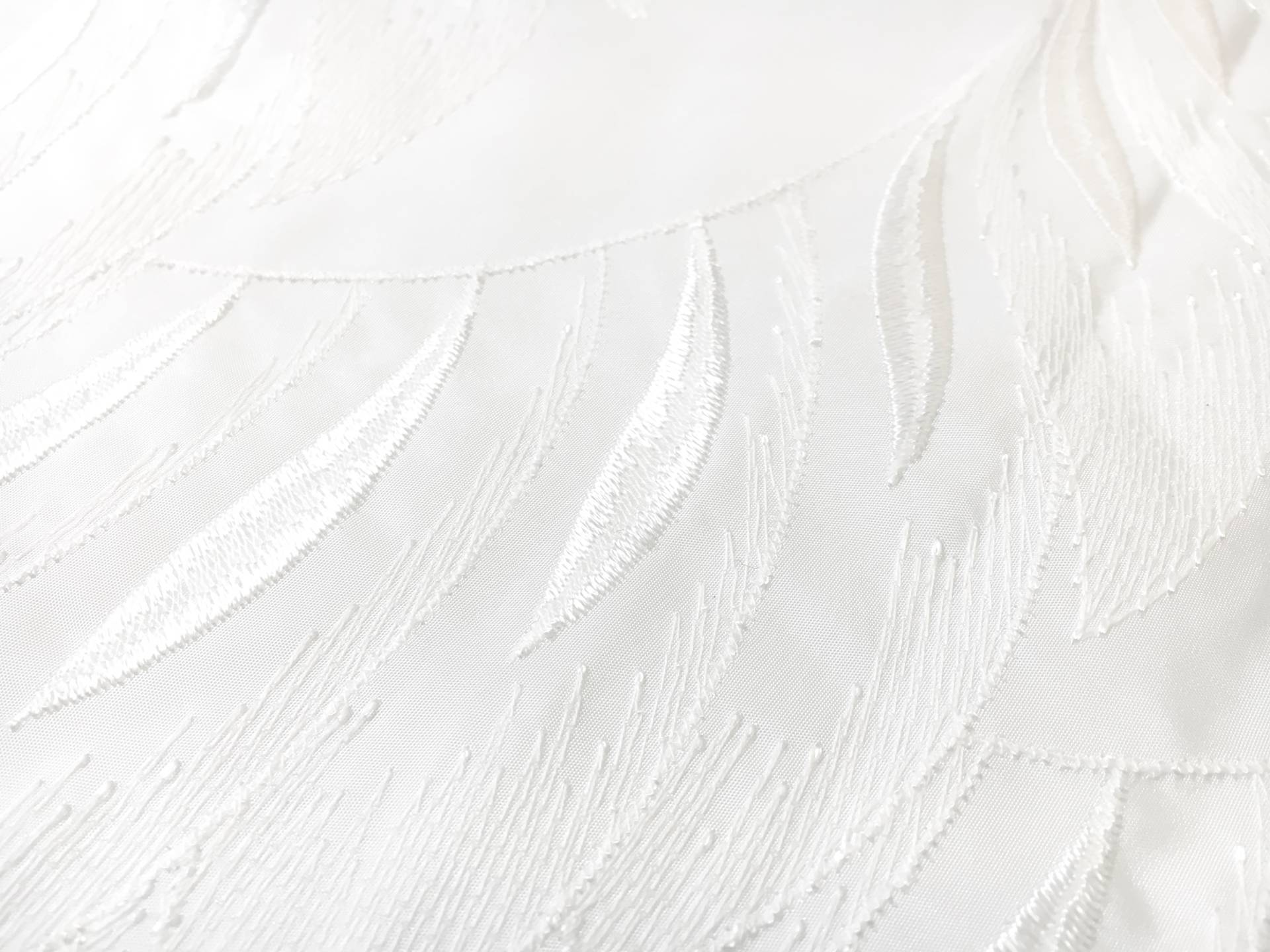 Bridal Polyester Taffeta with Embroidered Feathers Degradé2