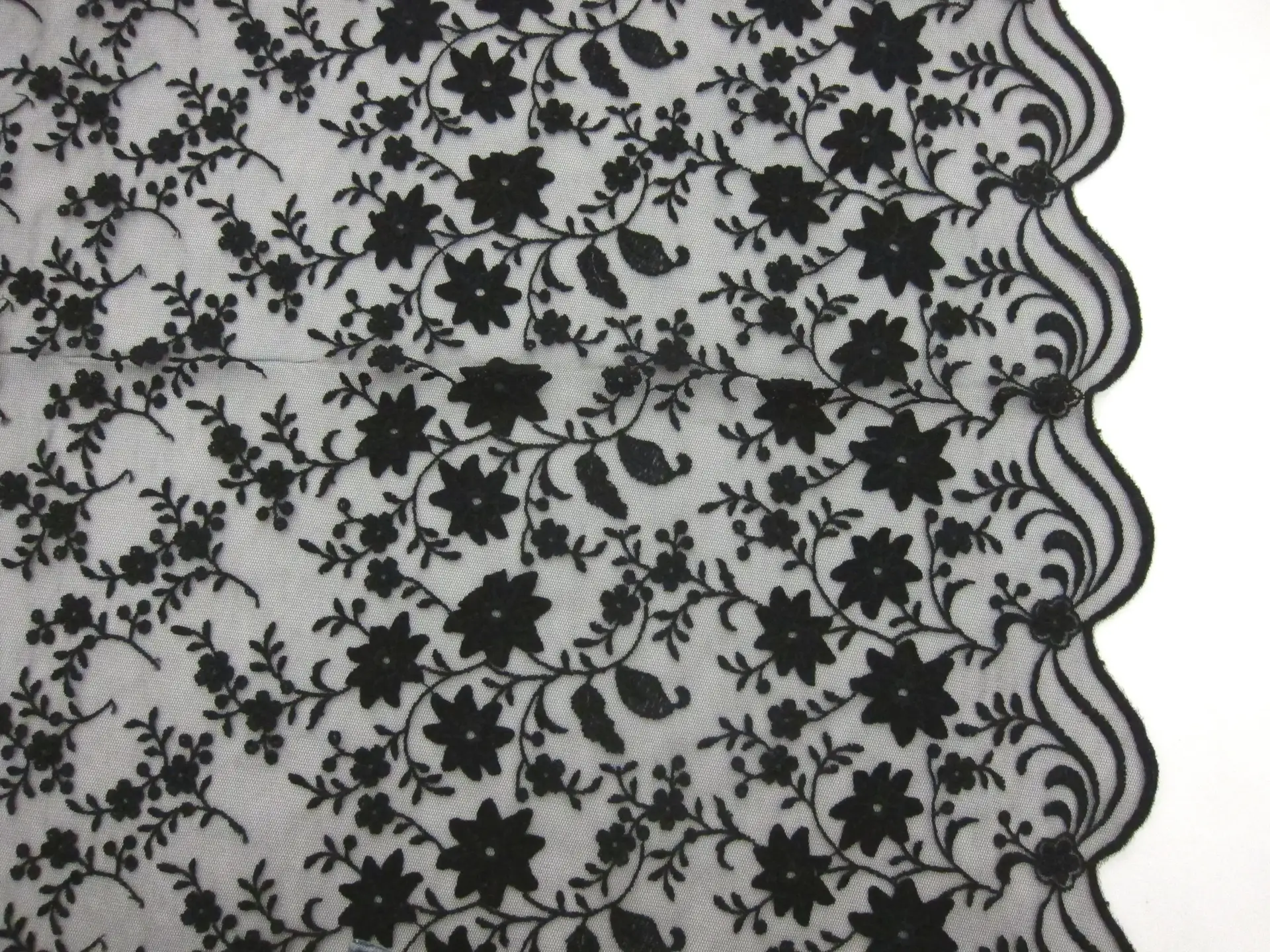 Embroidered Illusion0