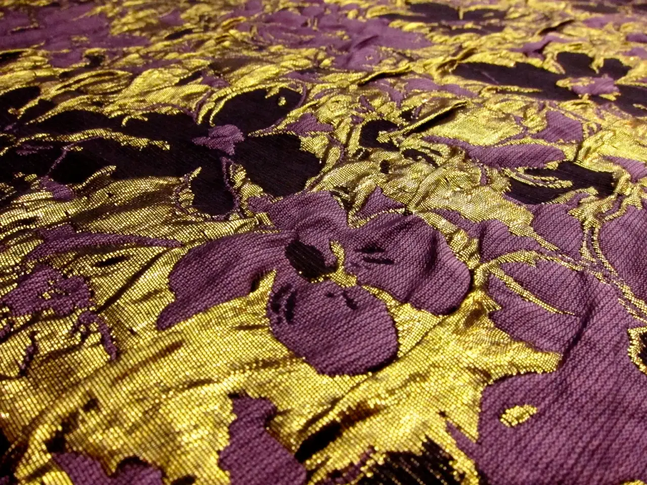 Metallic Cloqué2