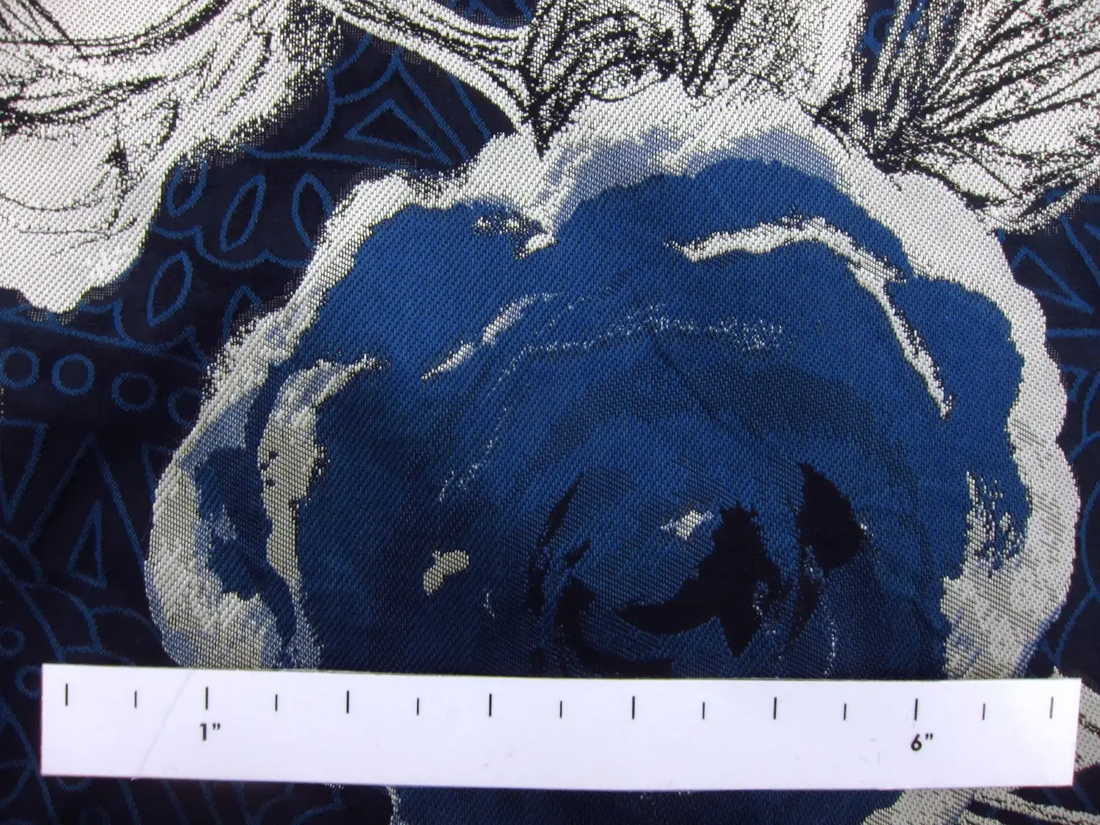 Floral Fil Coupé Brocade1