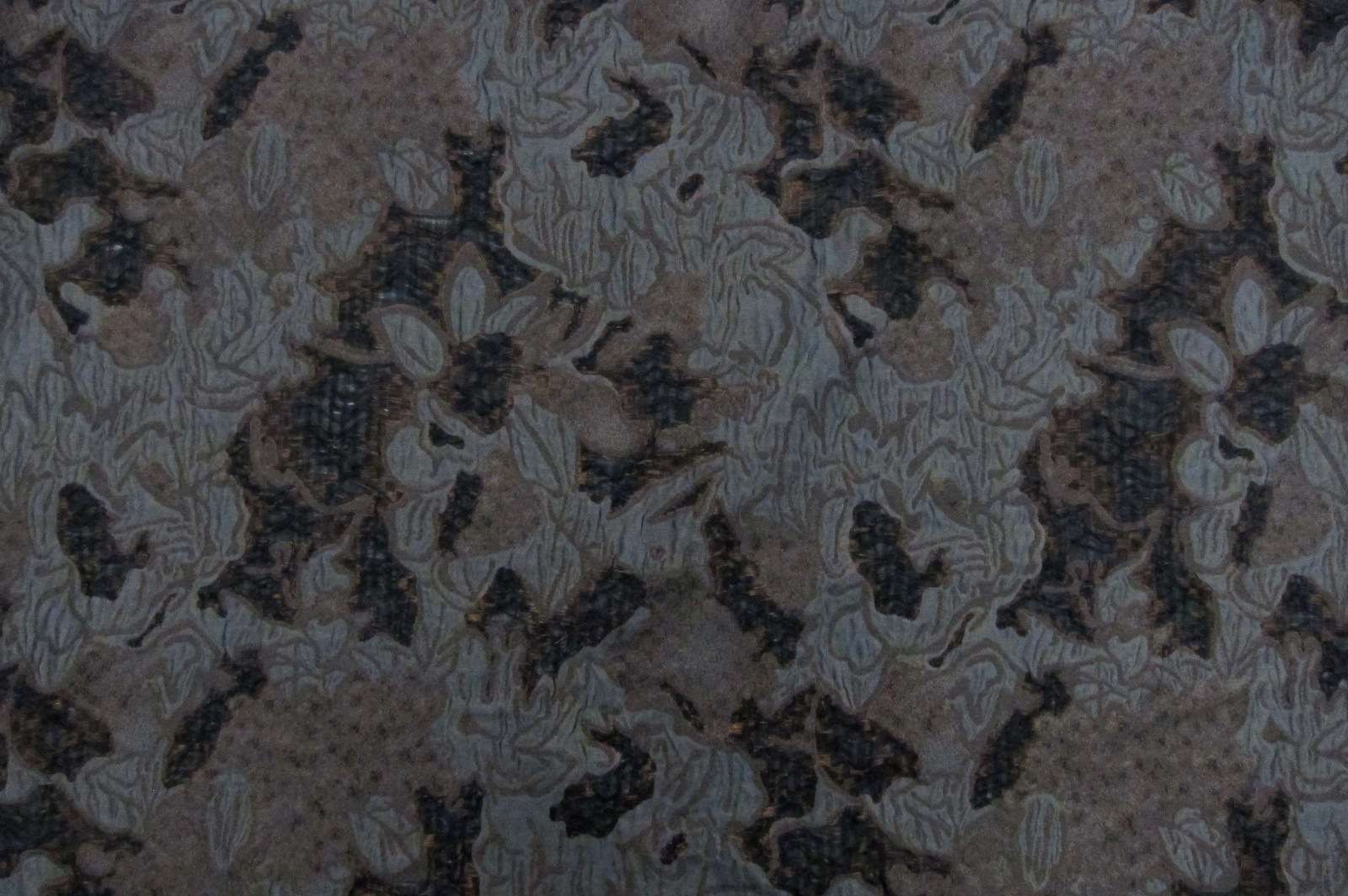 Silk Blend Metallic Cloqué0