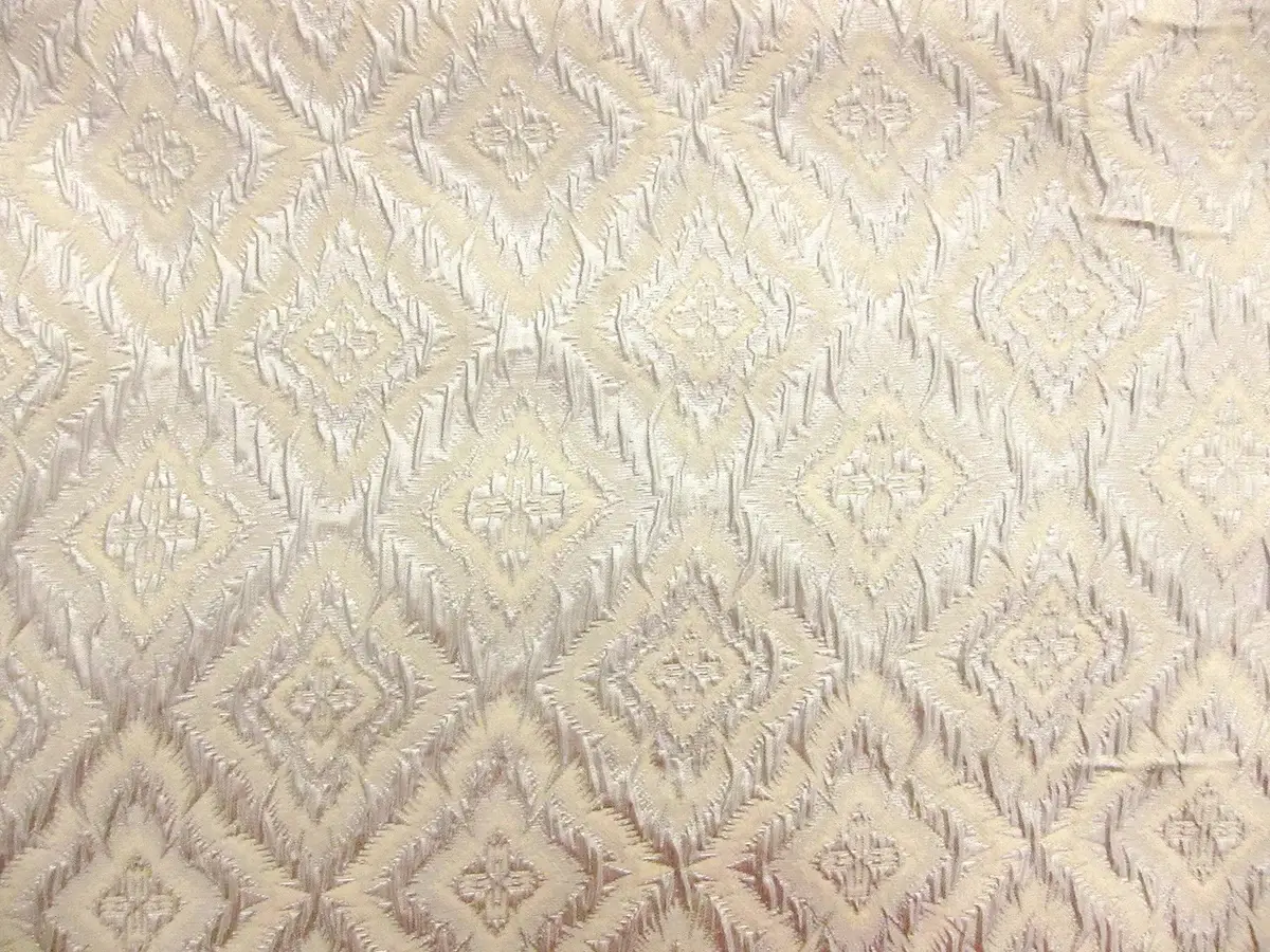 Metallic Geometric Cloqué0