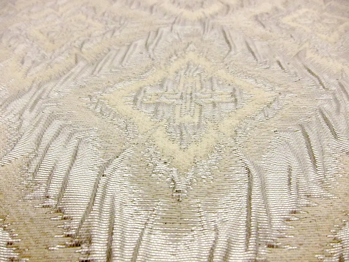 Metallic Geometric Cloqué1