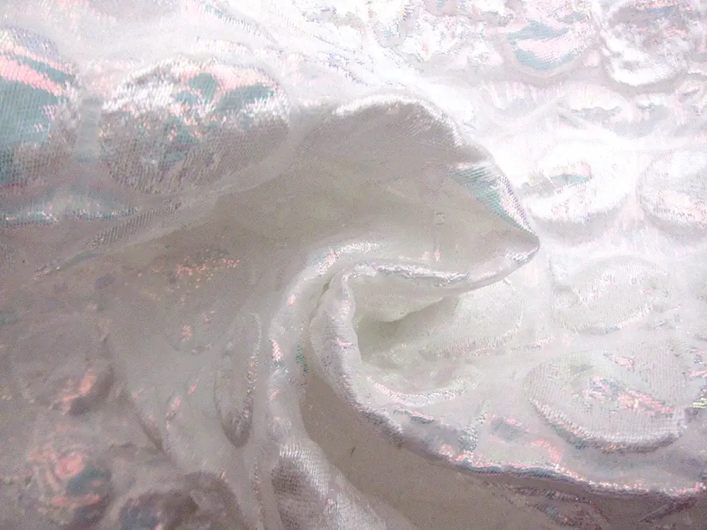 Opalescent Cloqué3