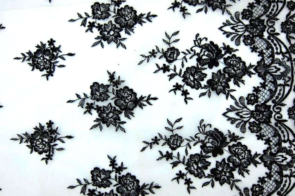 Embroidered Illusion0