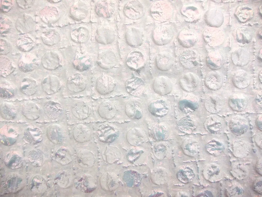 Opalescent Cloqué1