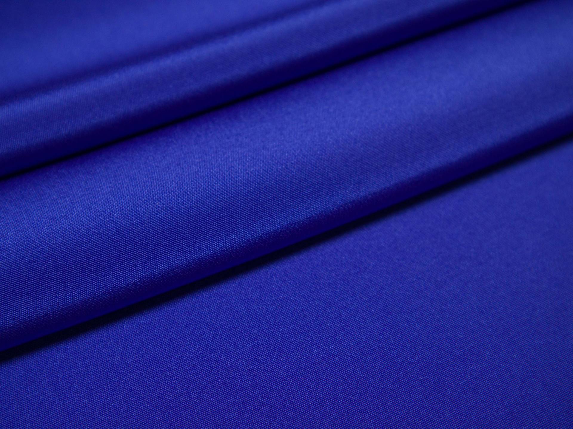 4 ply silk crepe in iris- folded