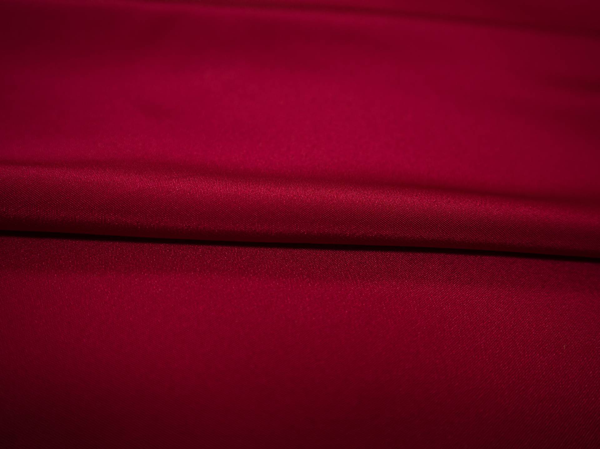 silk 4 ply crepe in Ruby- flat