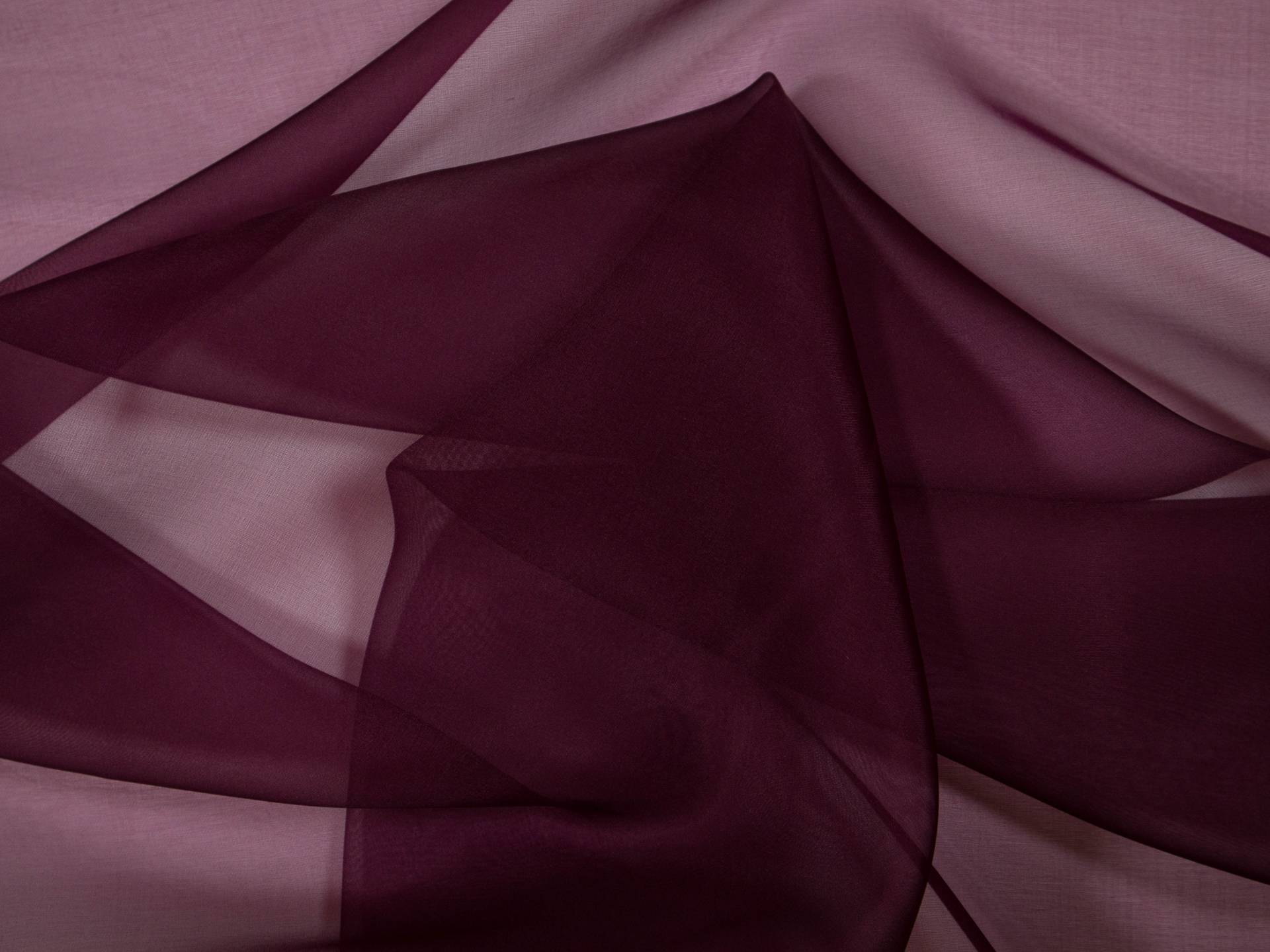 Silk organza in eggplant bunched
