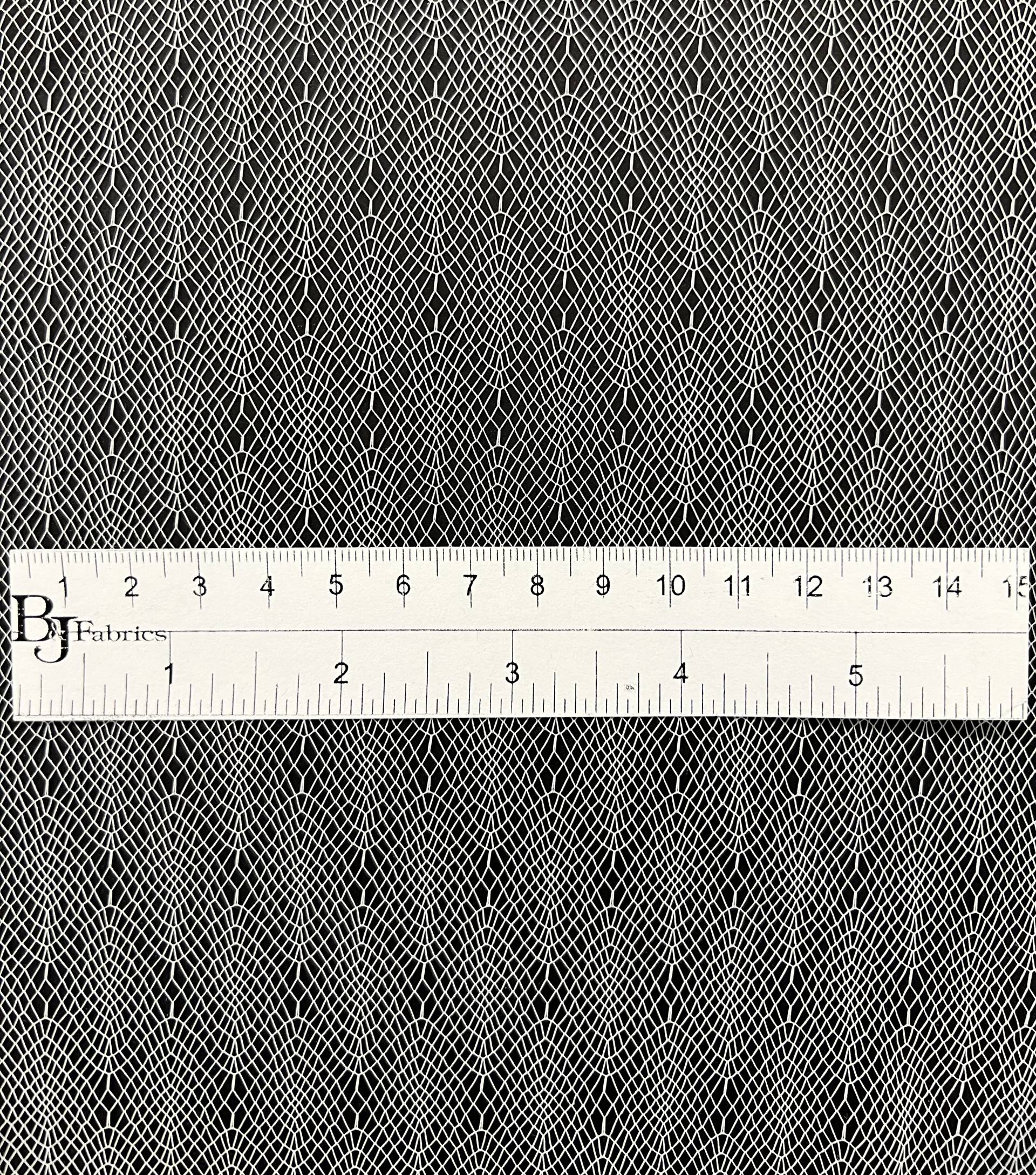 Novelty Illusion in Off White
