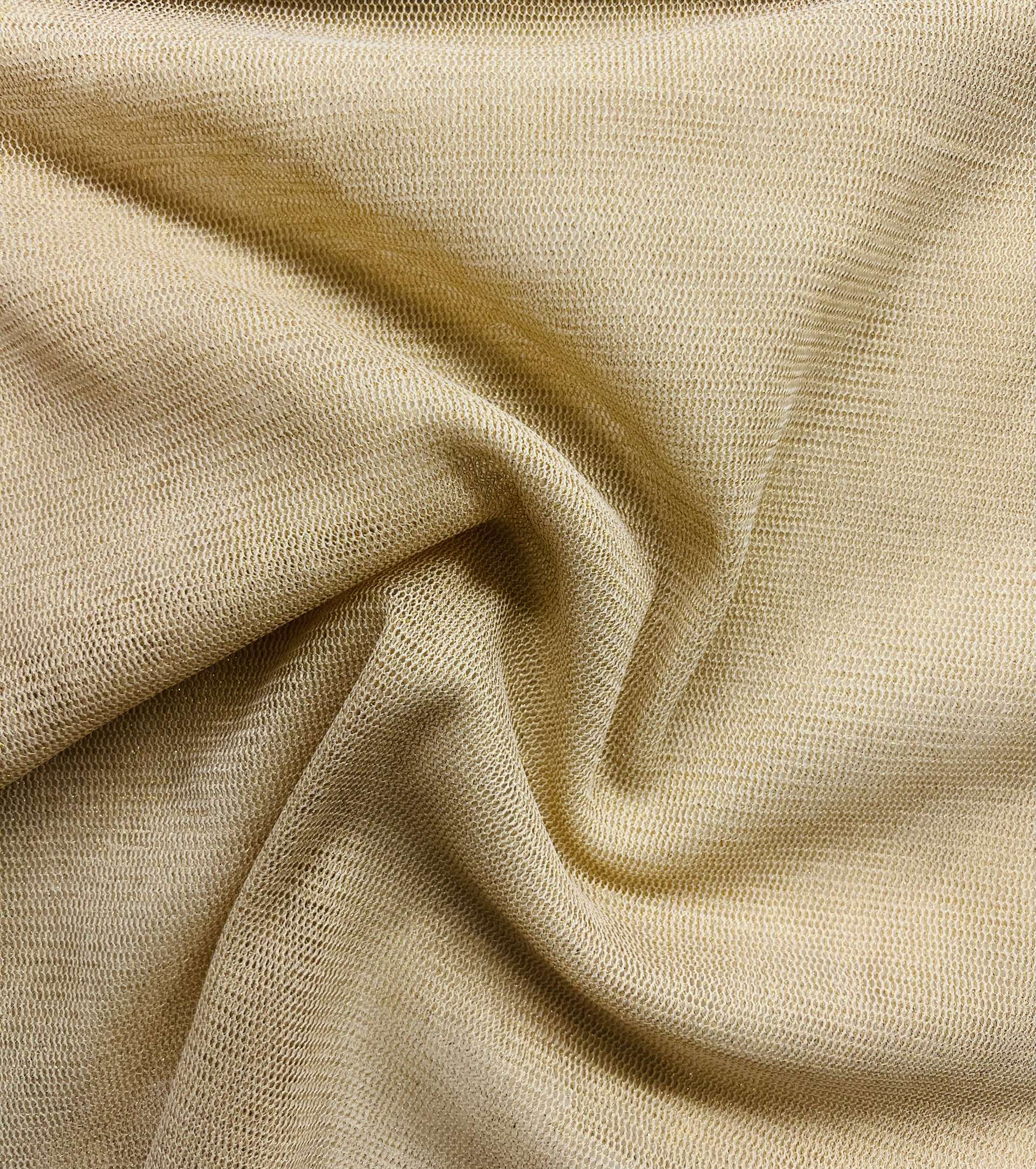 Metallic Illusion in Gold